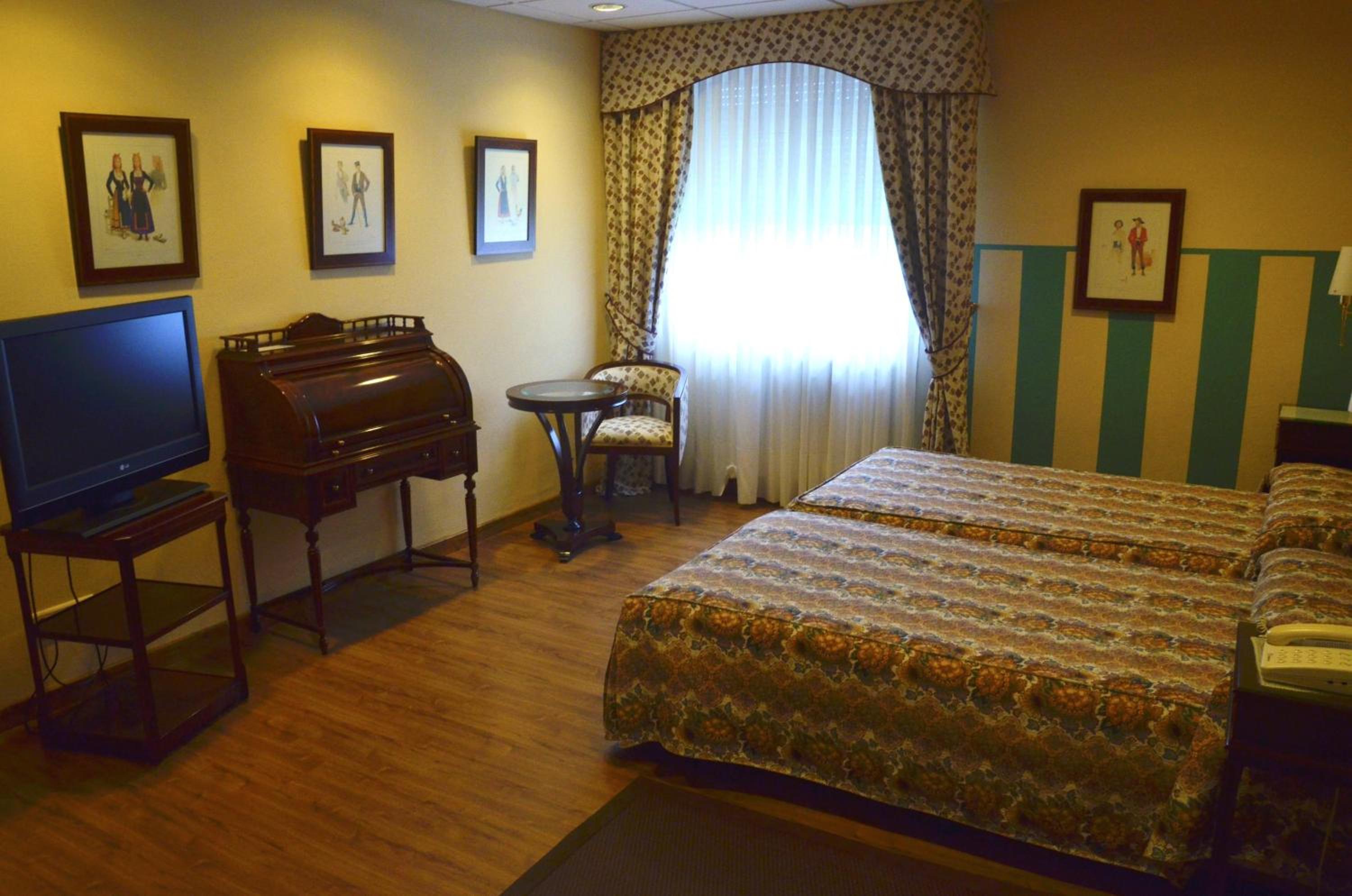 Double or Twin Room - Photo 3