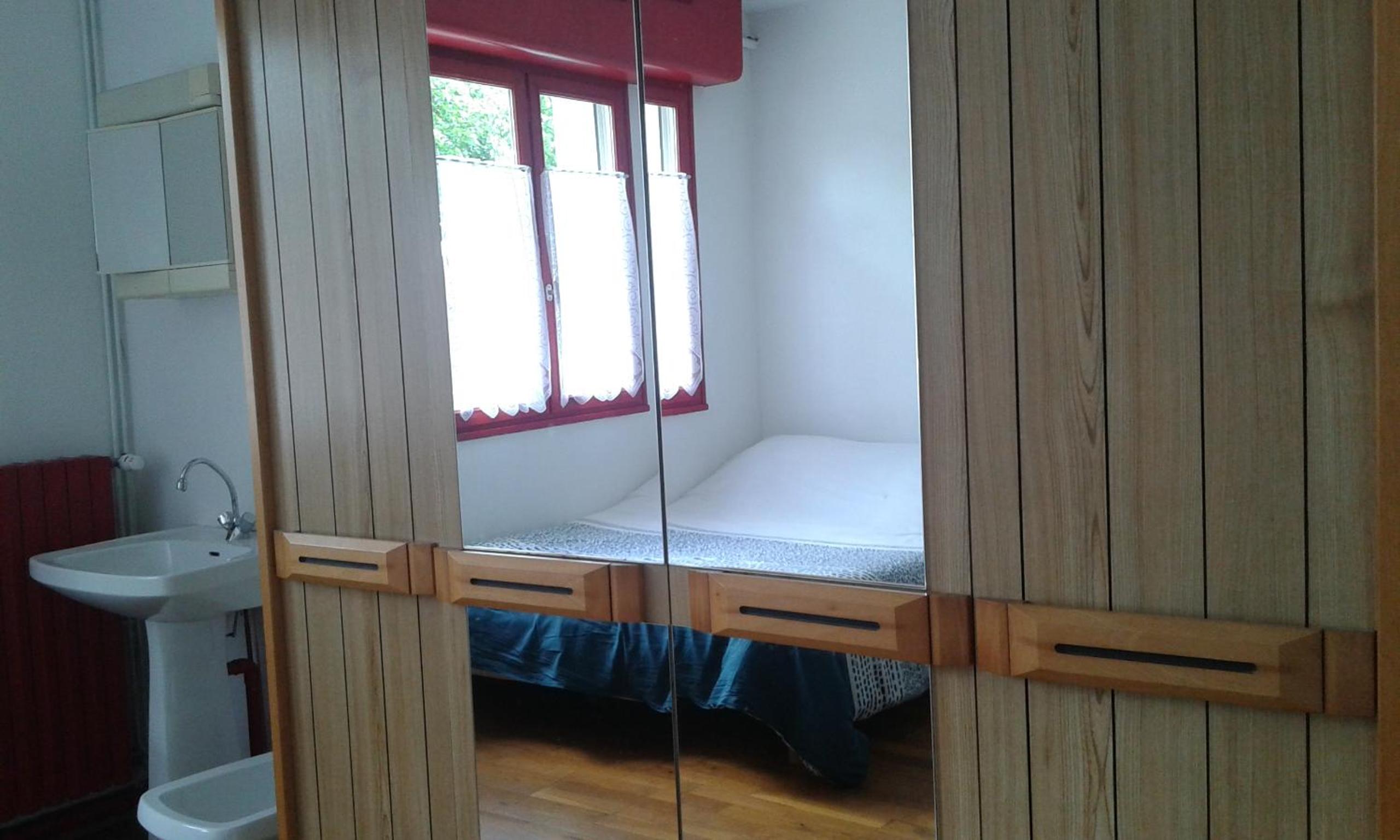 Family Room - Photo 5