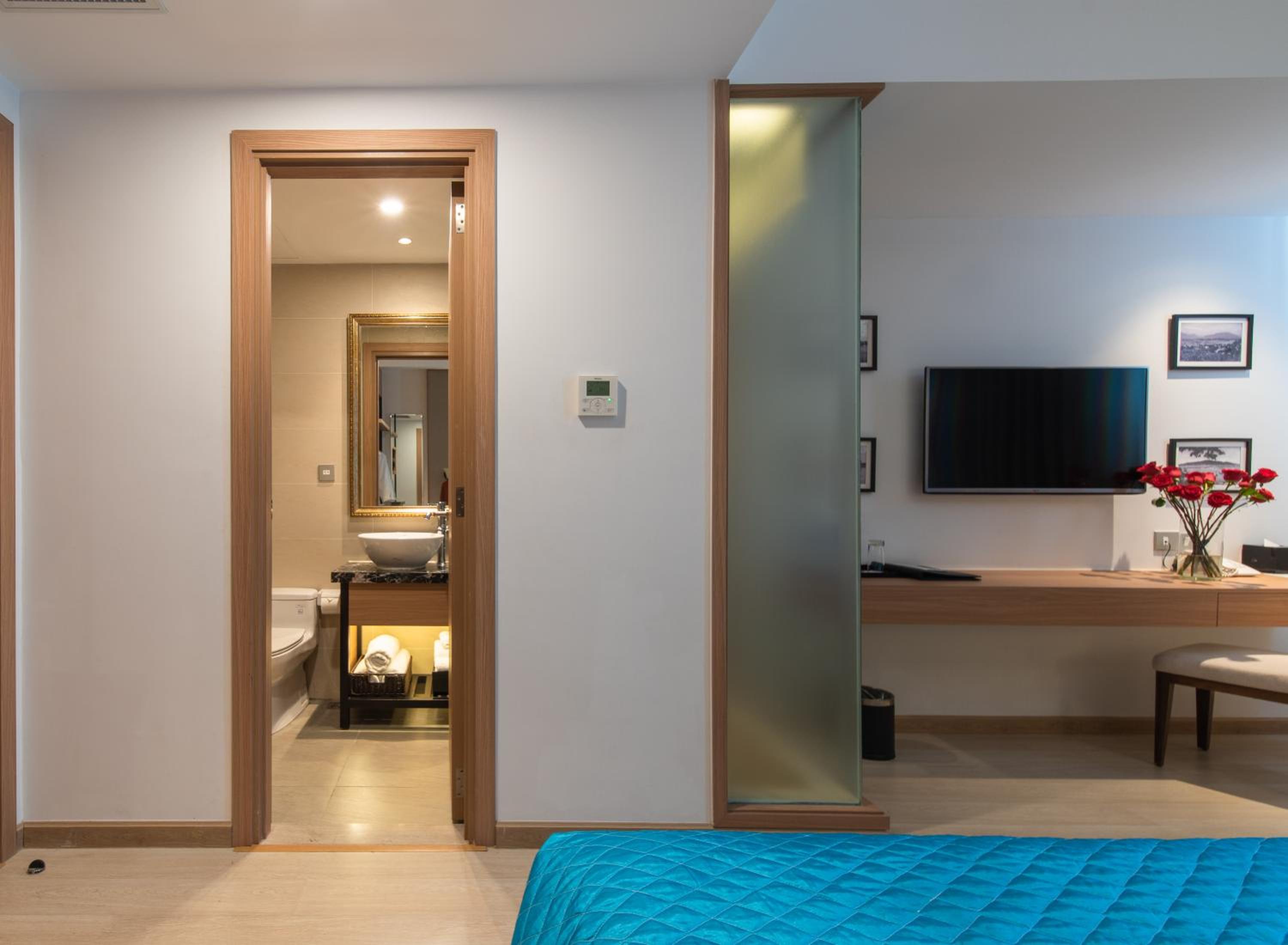 Superior Triple Room with City View - Photo 4