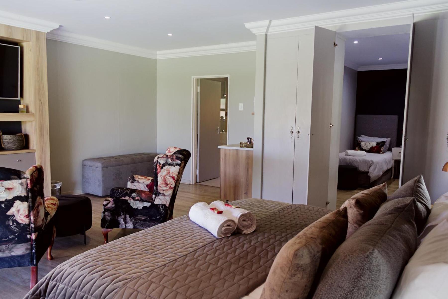 Standard Family Room photo 1
