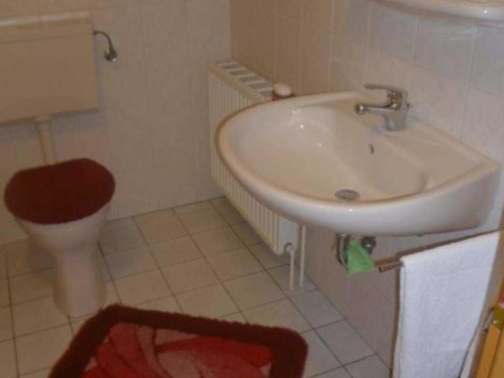 Apartment With Shower photo 2