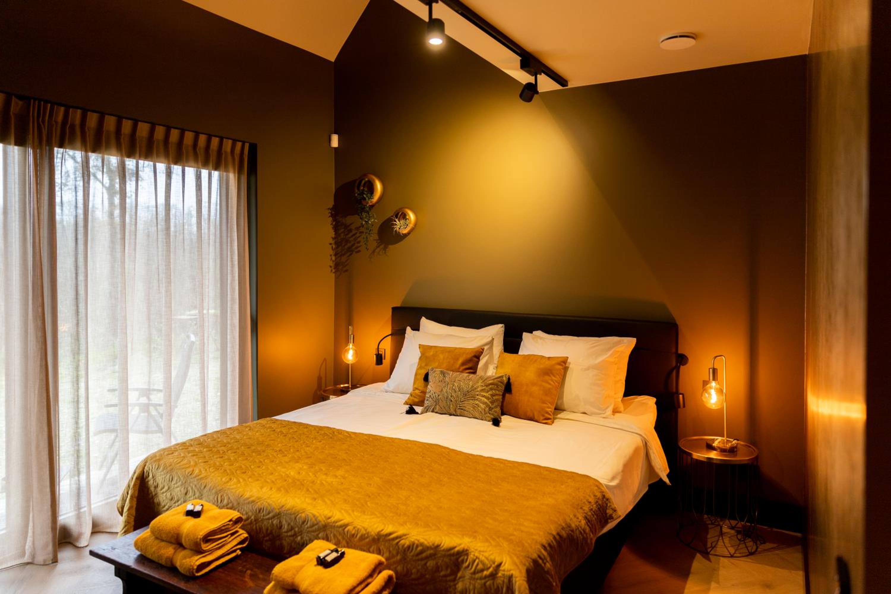 Deluxe King Room photo 3