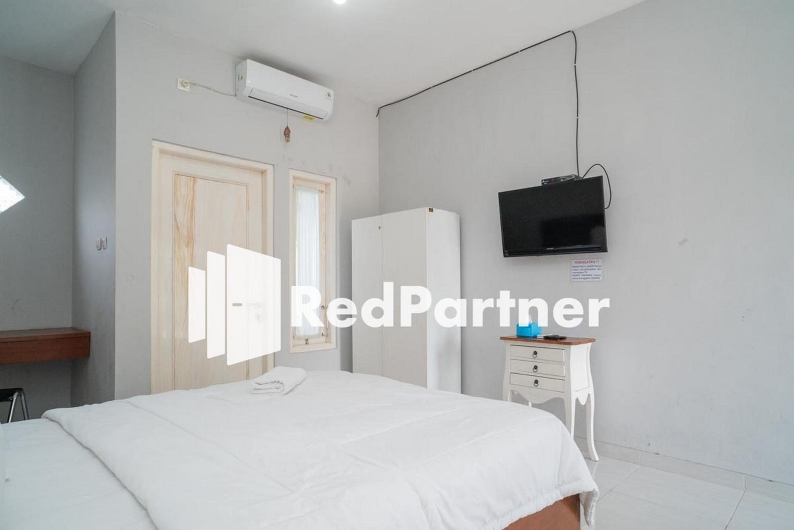 Deluxe Room - Photo 6