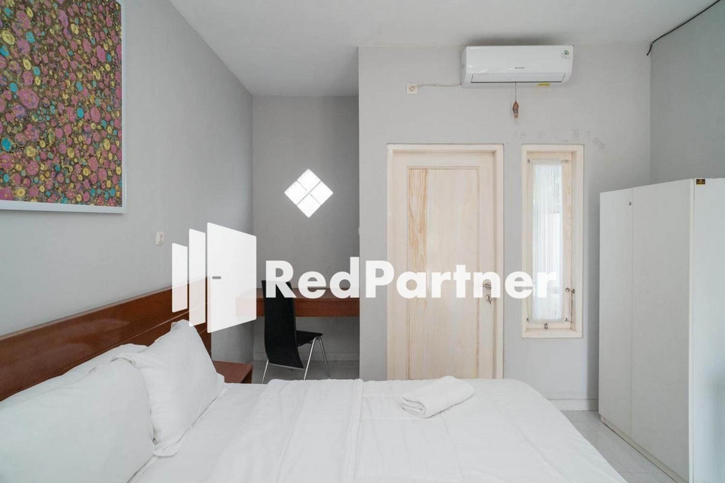 Deluxe Room - Photo 10