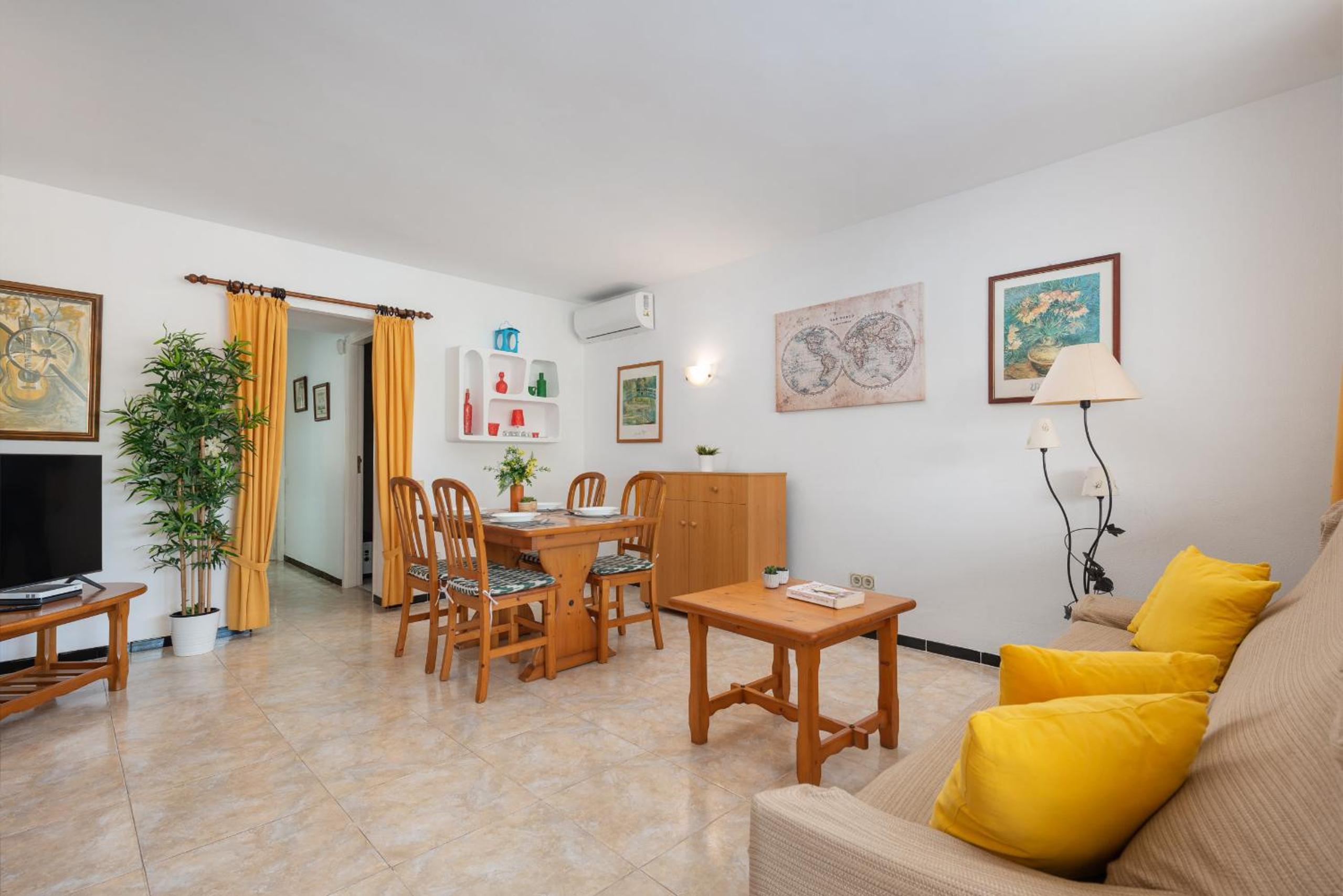 Apartment with Garden View