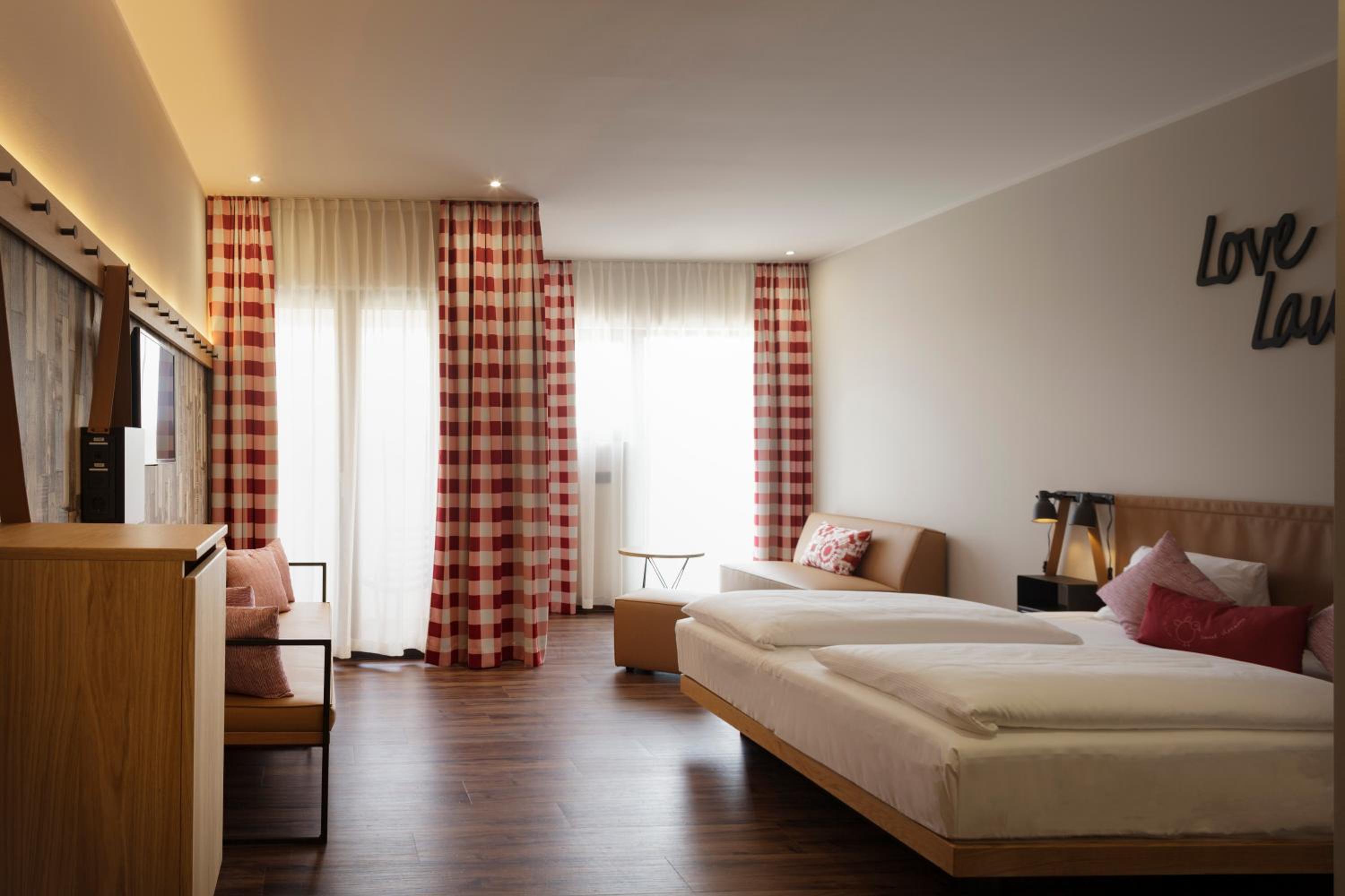 Grand Room - Photo 1