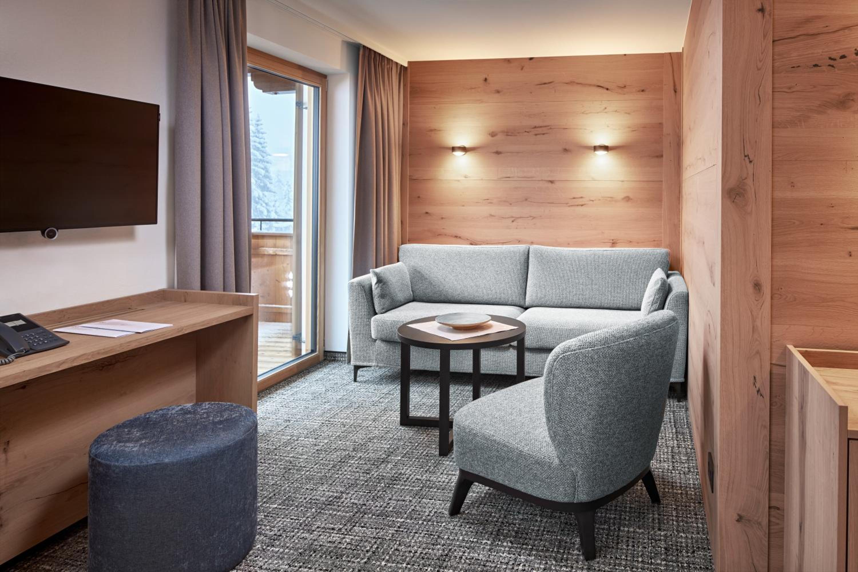 Junior Suite with Mountain View photo 1
