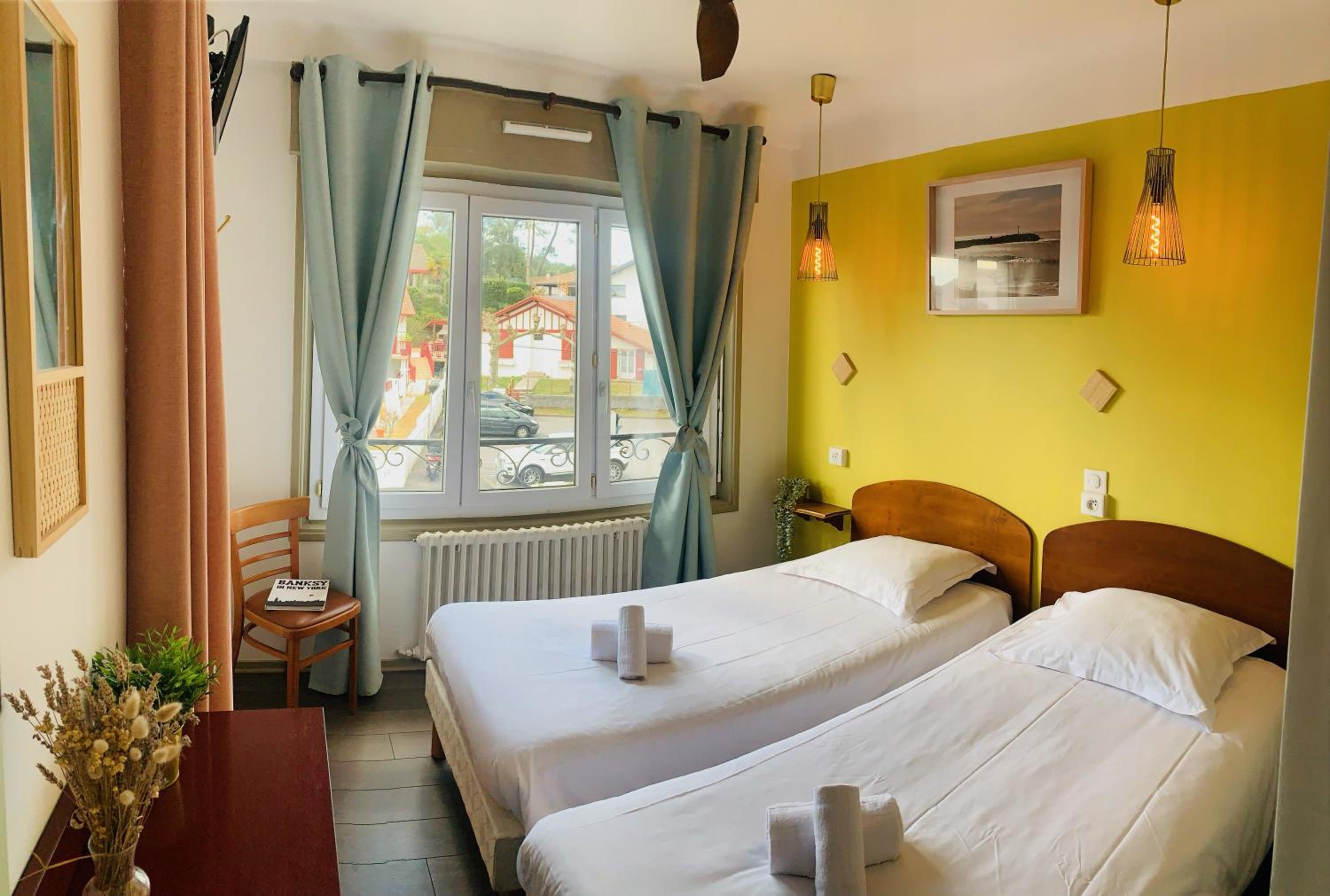 Twin Room with City View