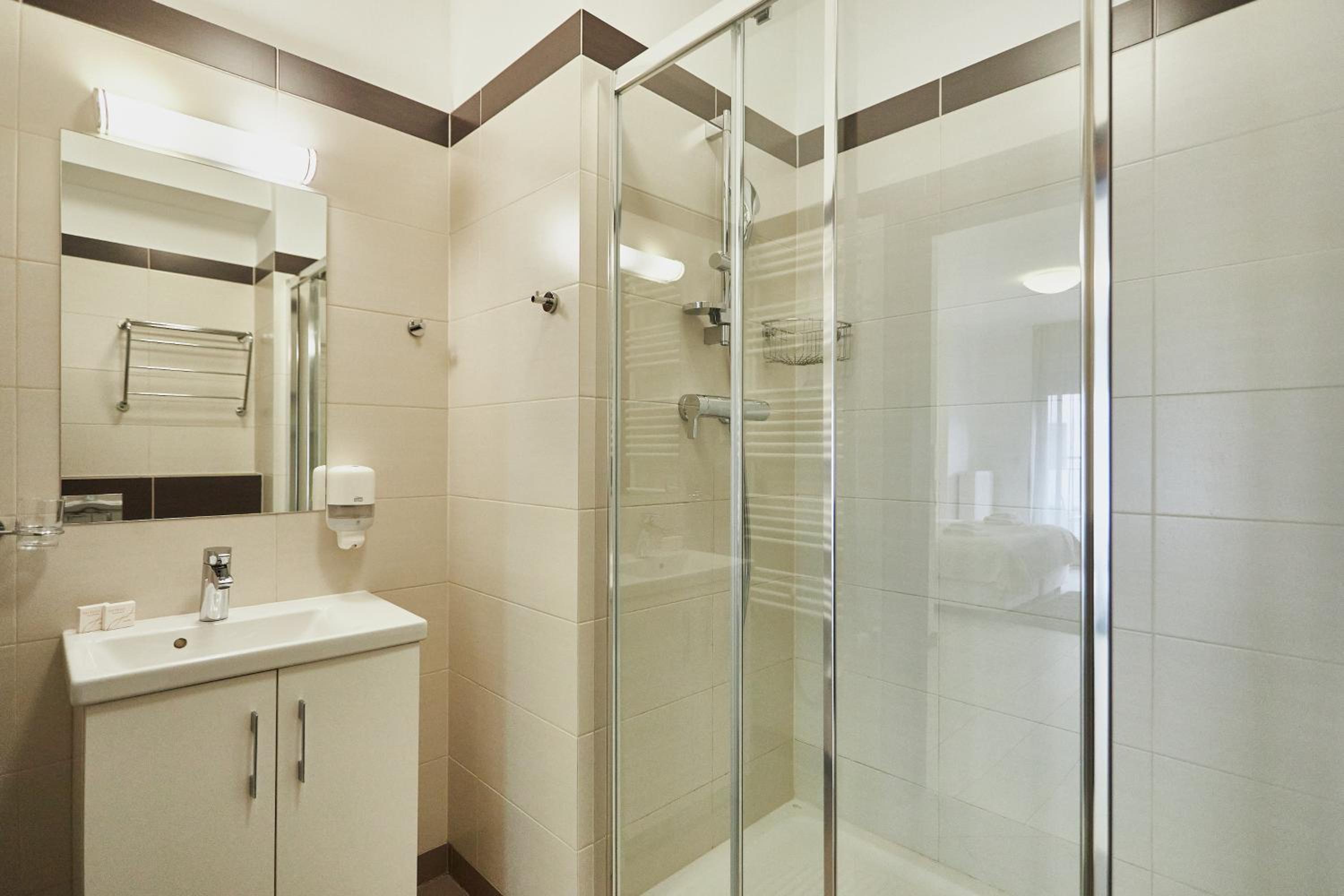 Deluxe Triple Room - Photo 2