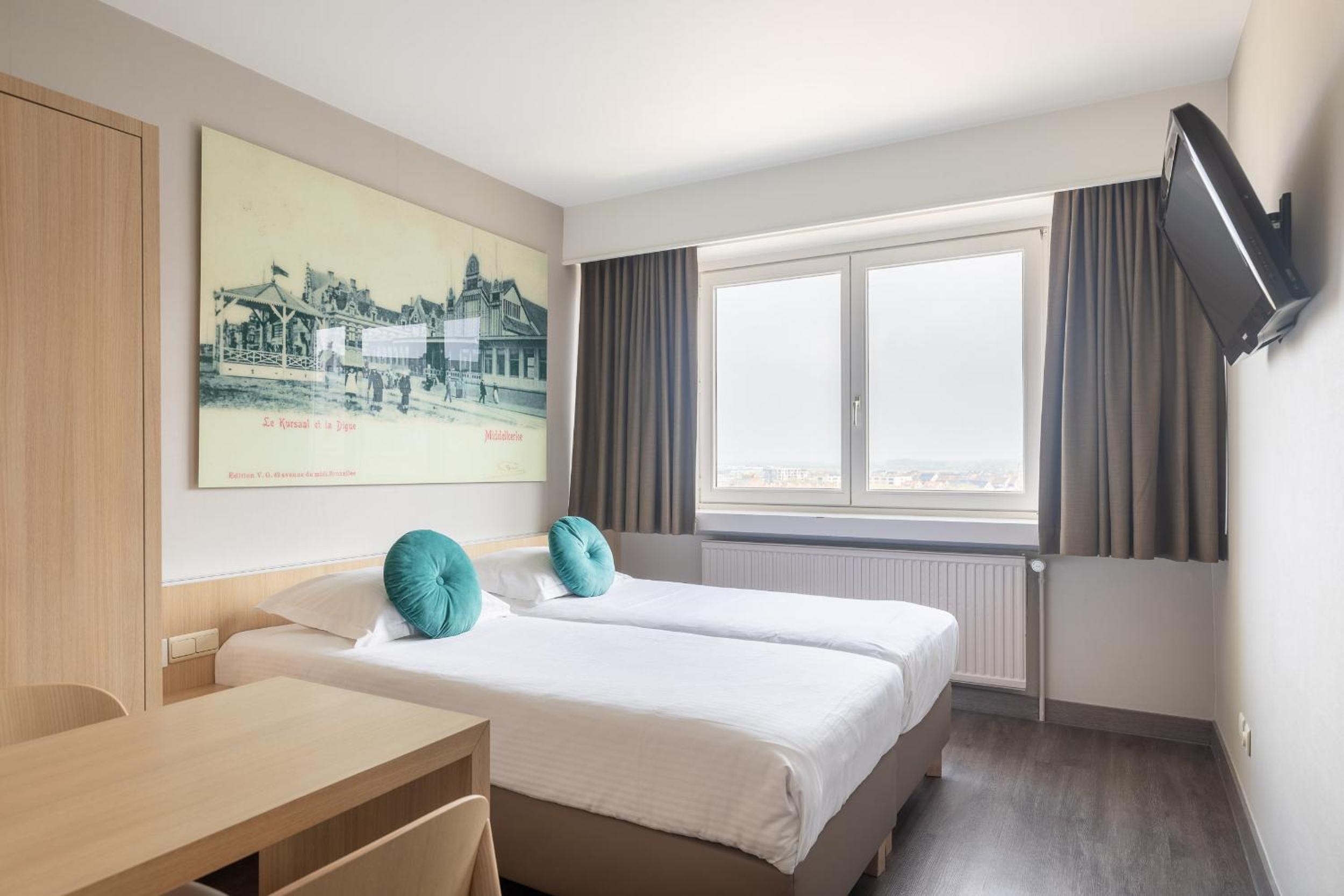 Double Room with Street View