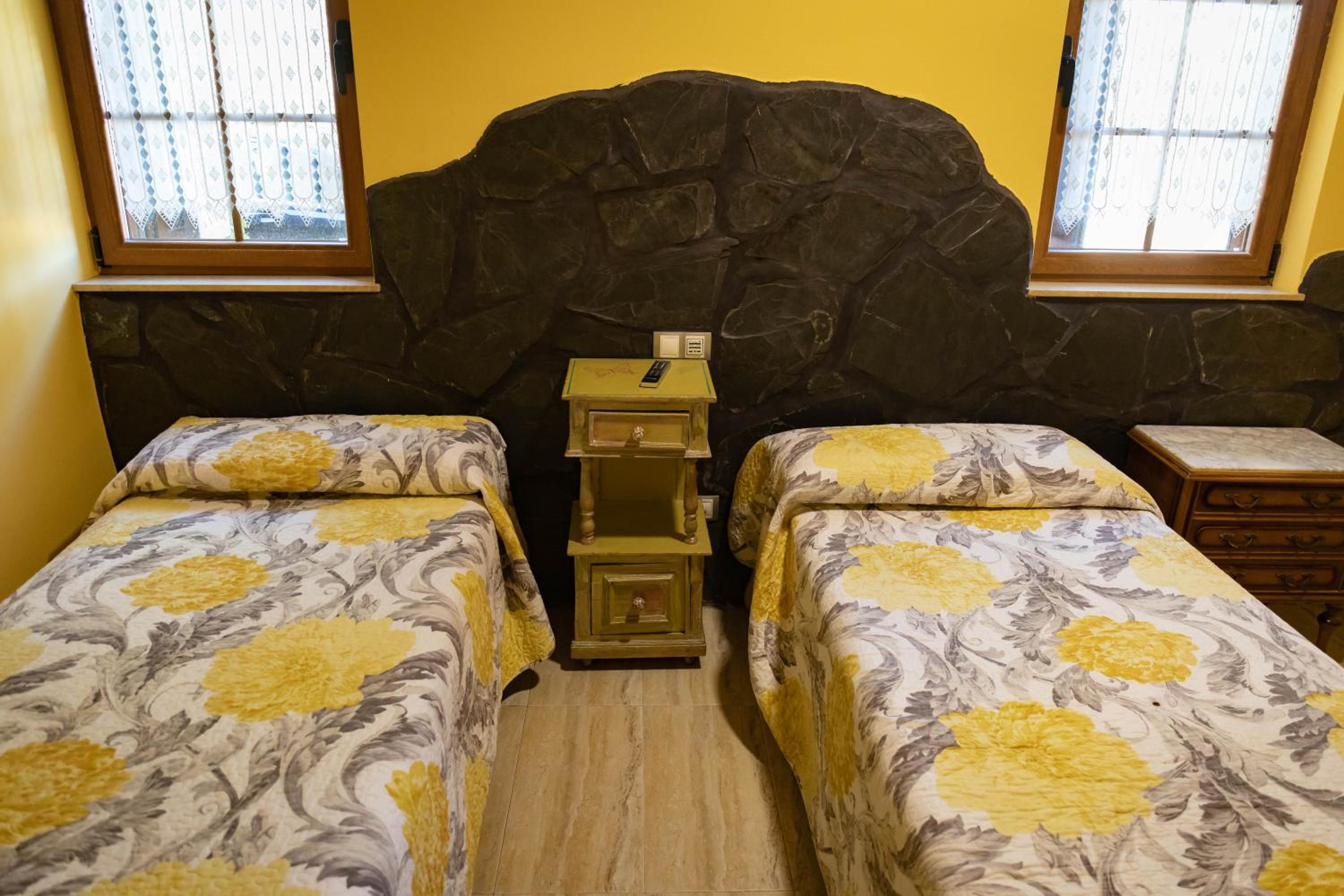 Small Double Room - Photo 1