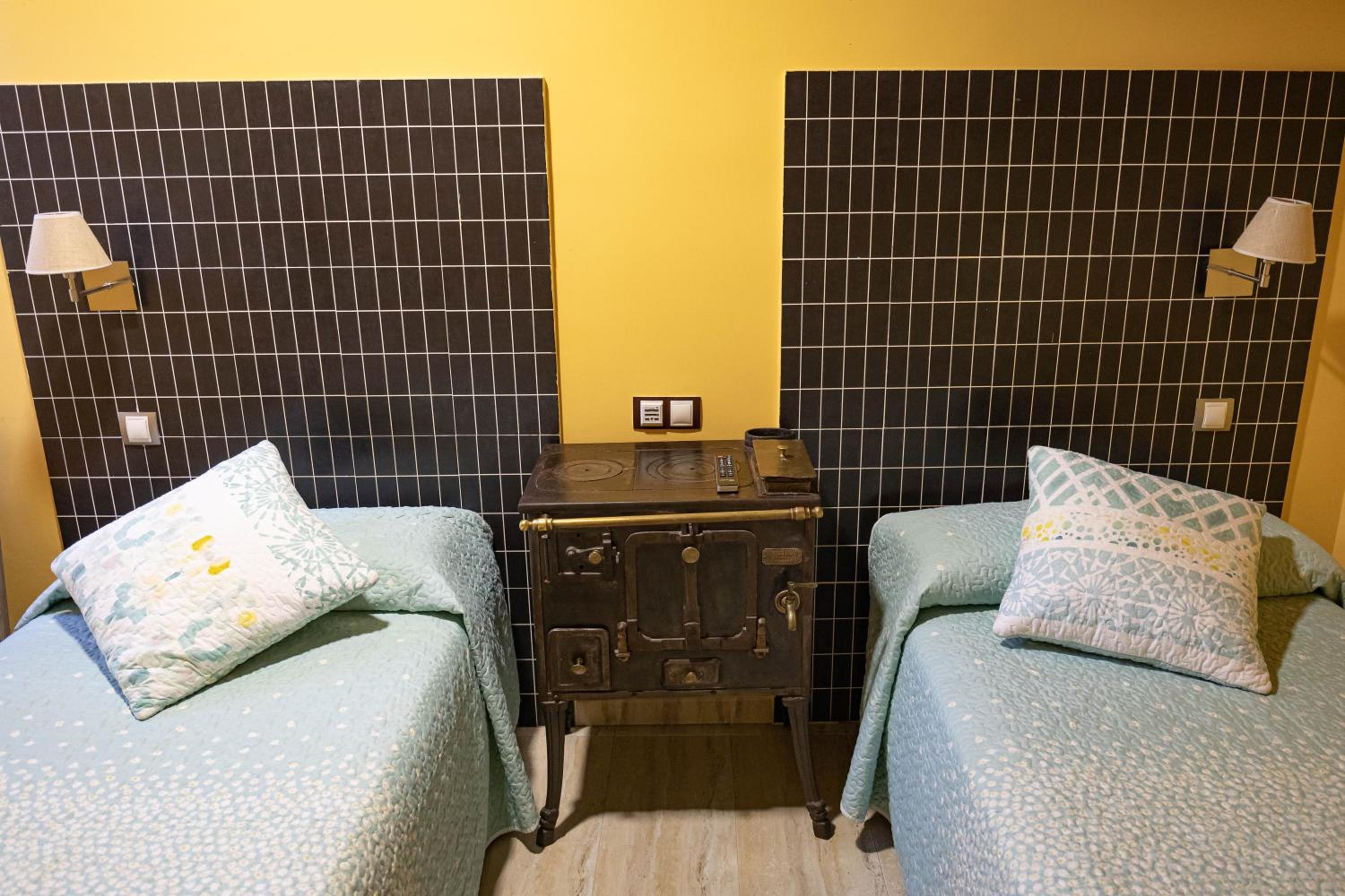 Double Room - Photo 2