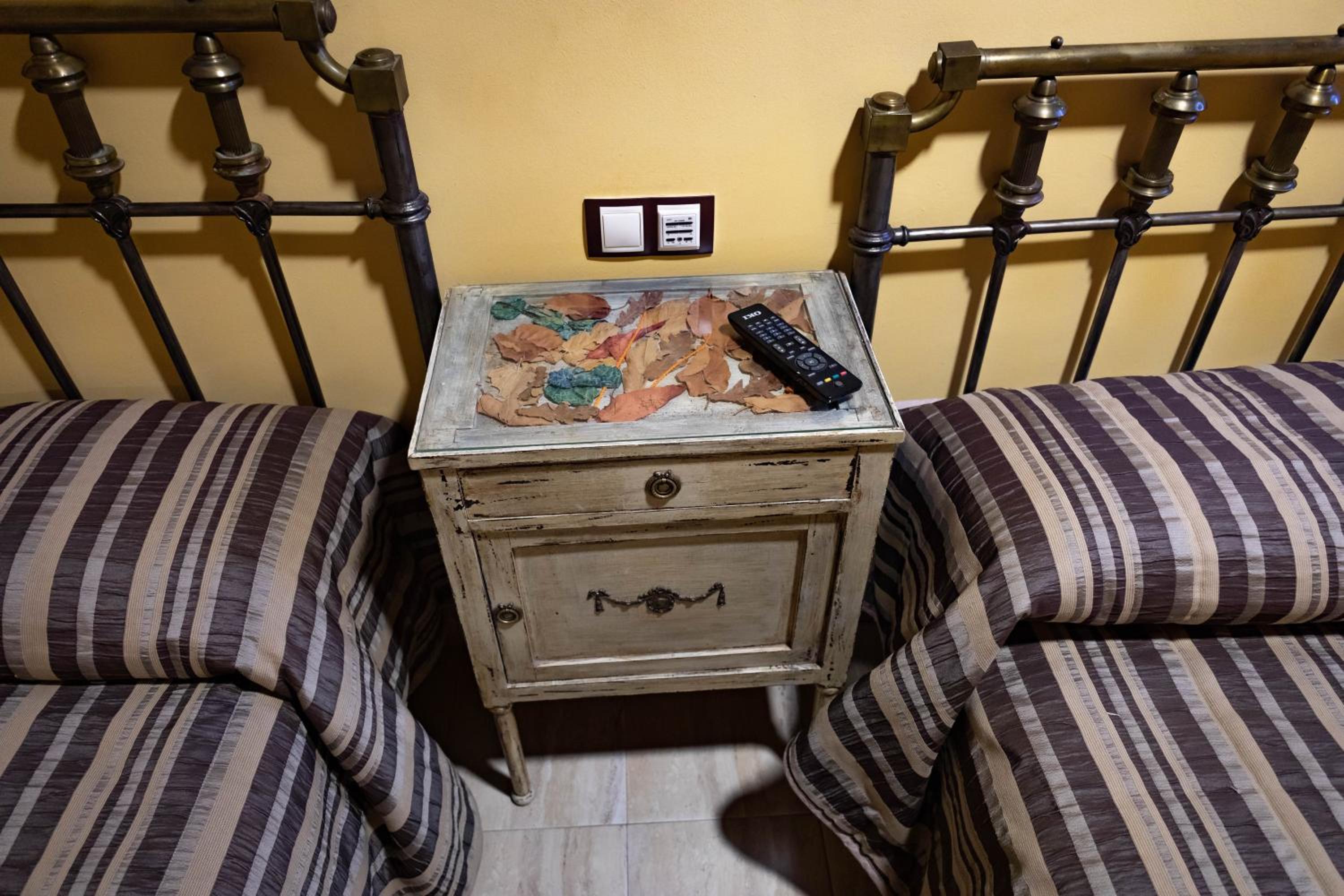 Deluxe Double Room with Shower - Photo 1