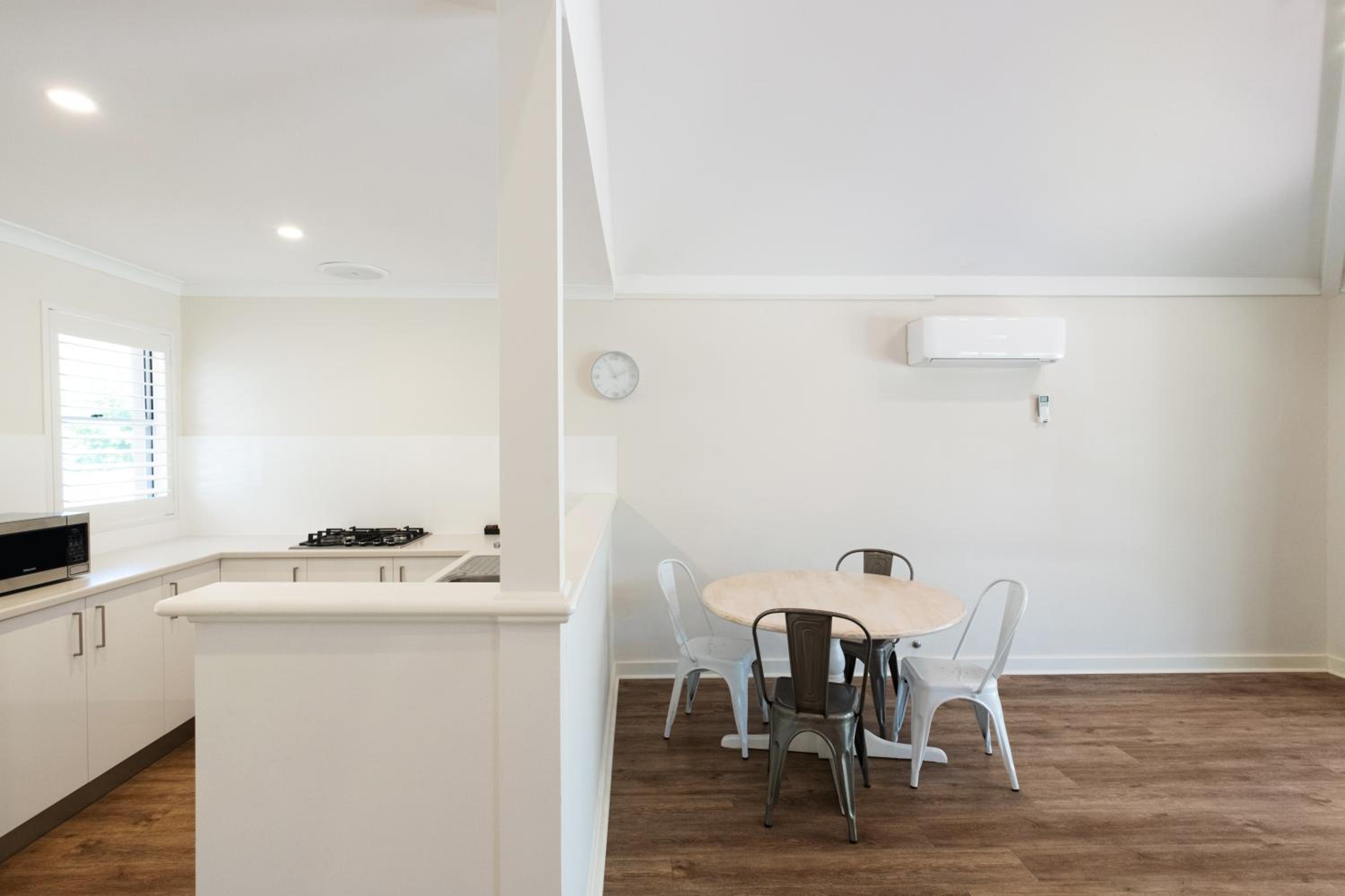 Two-Bedroom Superior Villa - Photo 10