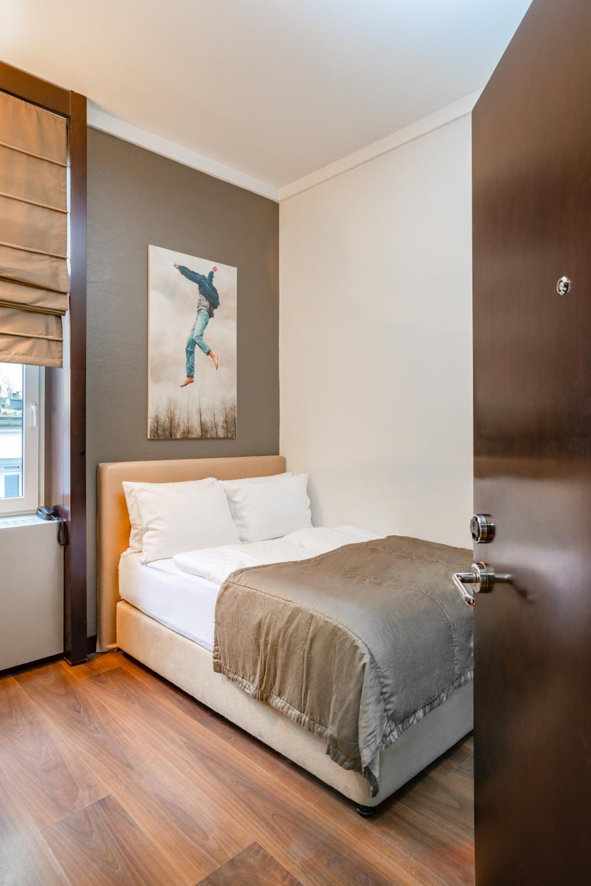 Single Room - Lower Ground Floor