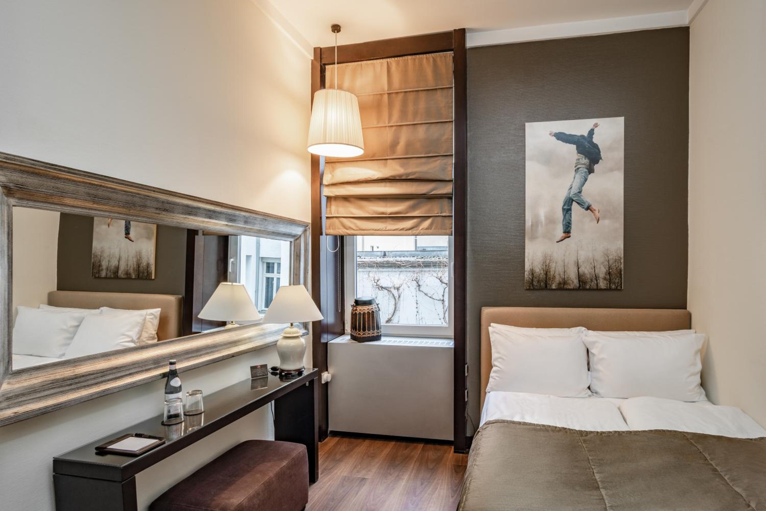 Single Room - Lower Ground Floor