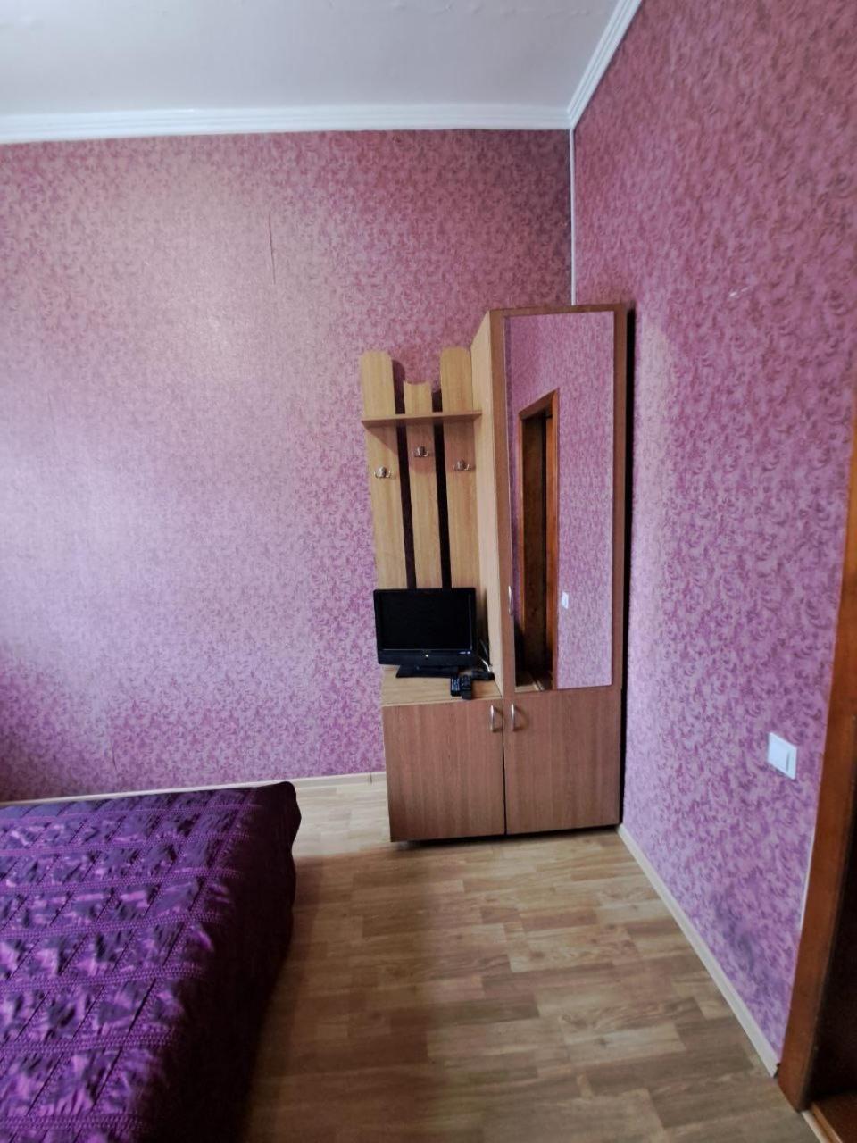 Budget Double Room photo 2