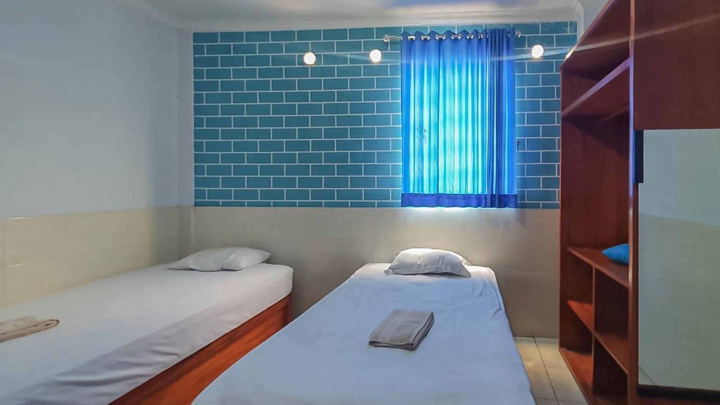 Twin Room - Photo 3