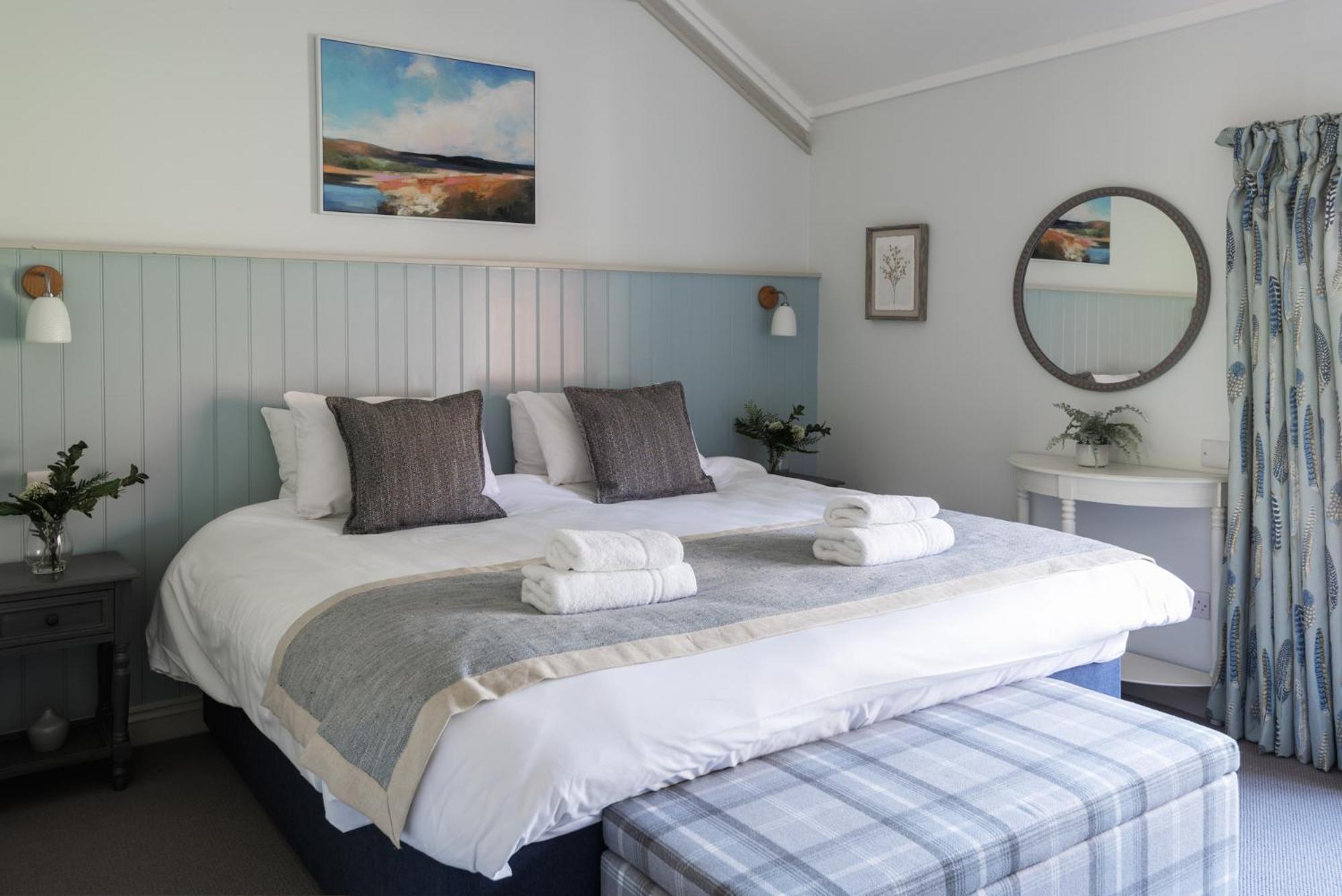 Large Double Room - Photo 1
