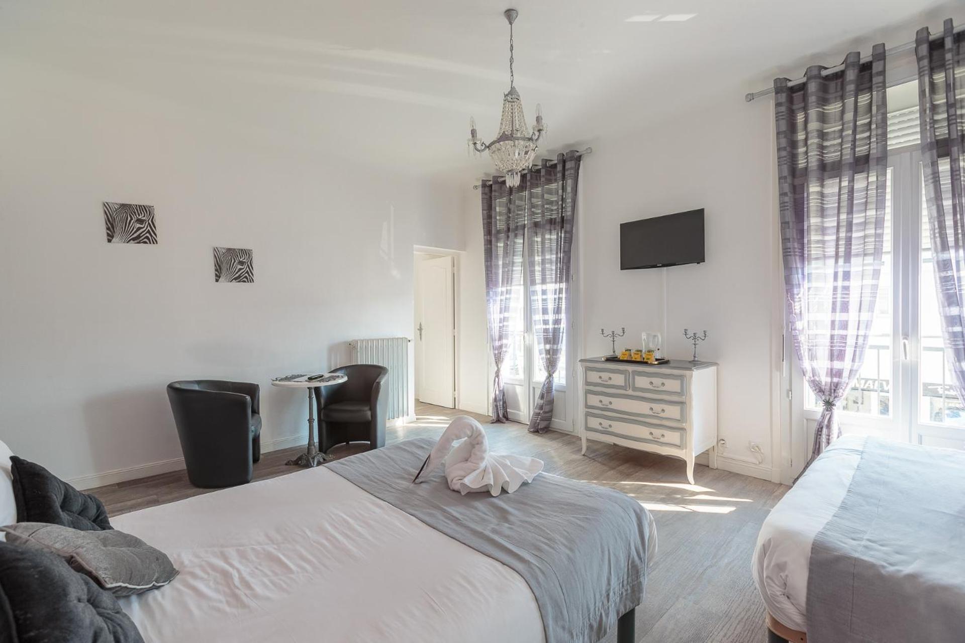 Superior Triple Room photo 3