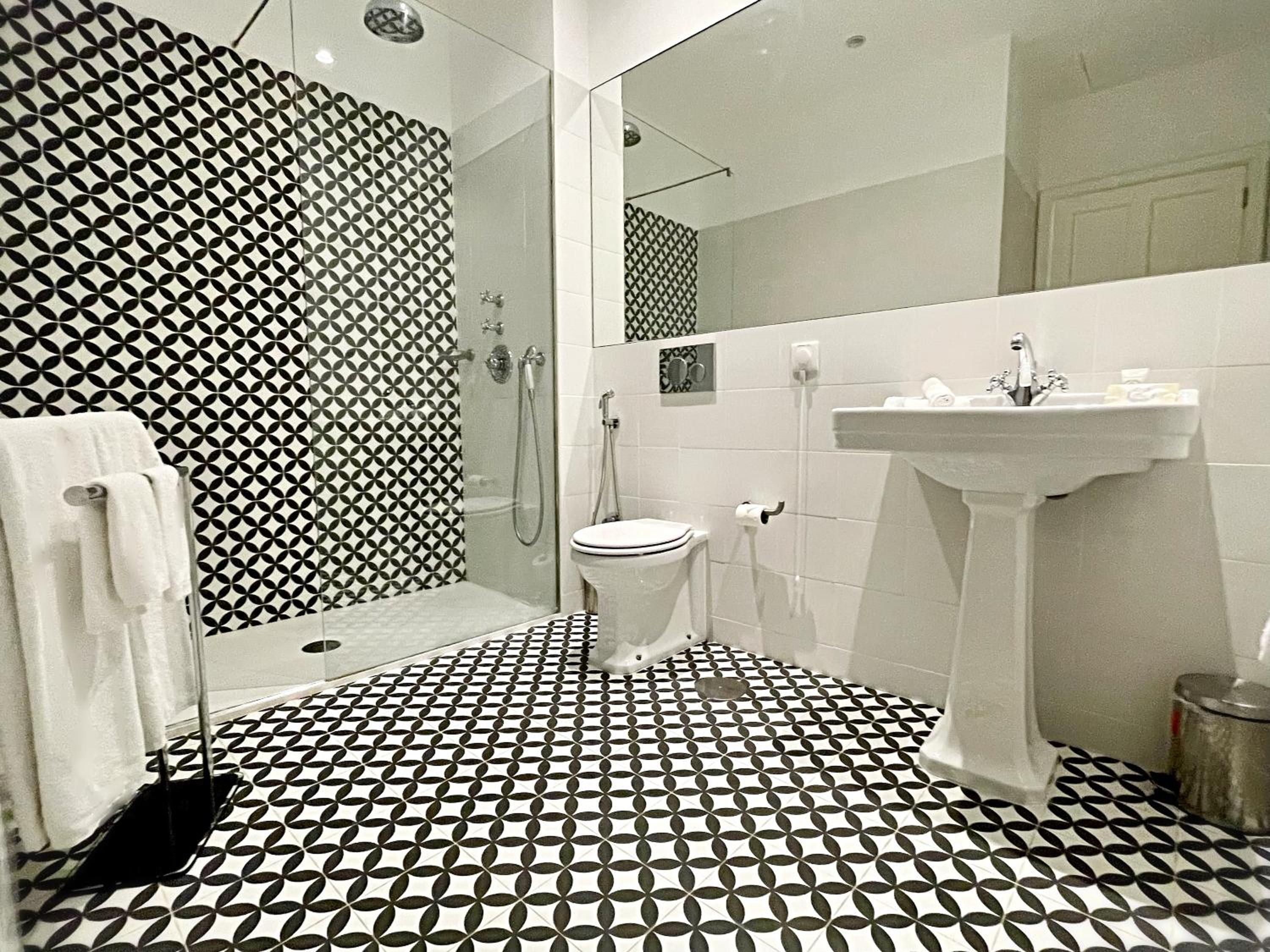 Budget Double Room - Photo 2