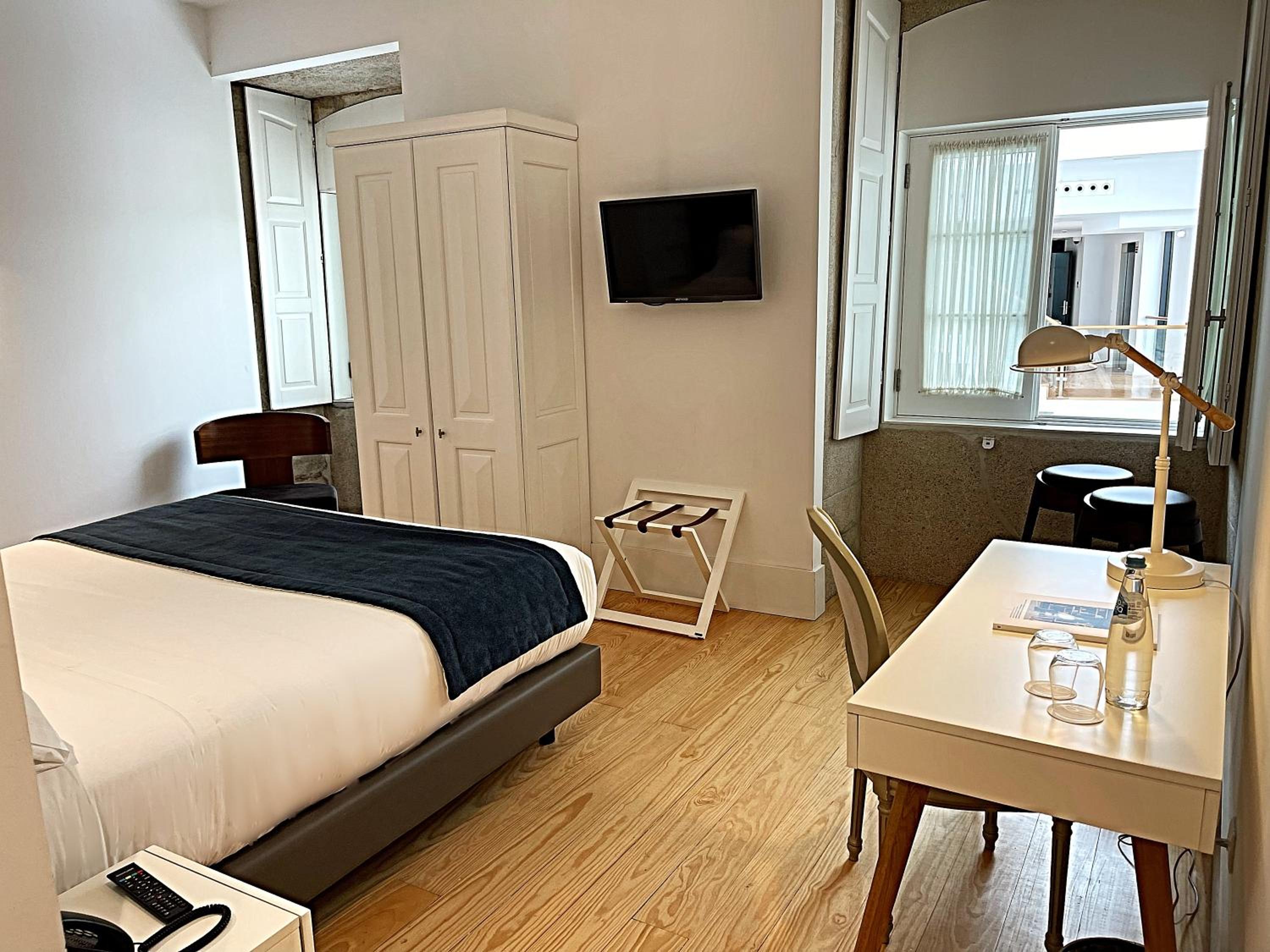 Budget Double Room - Photo 4