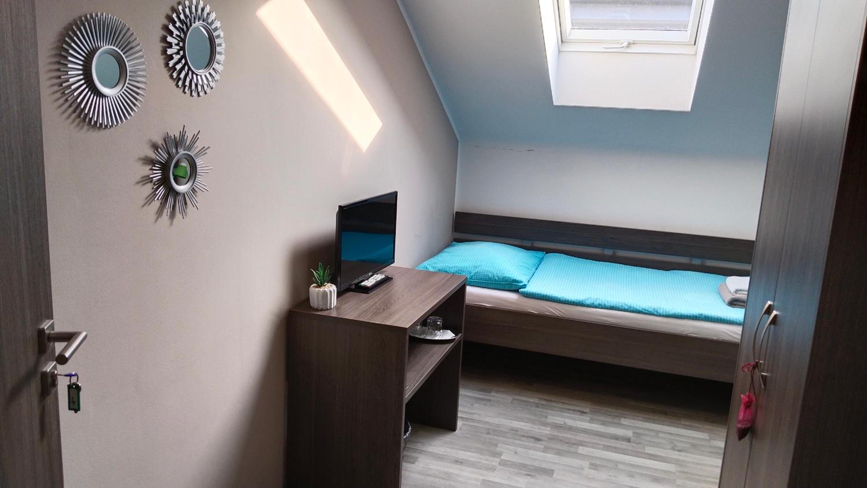 Standard Twin Room photo 3