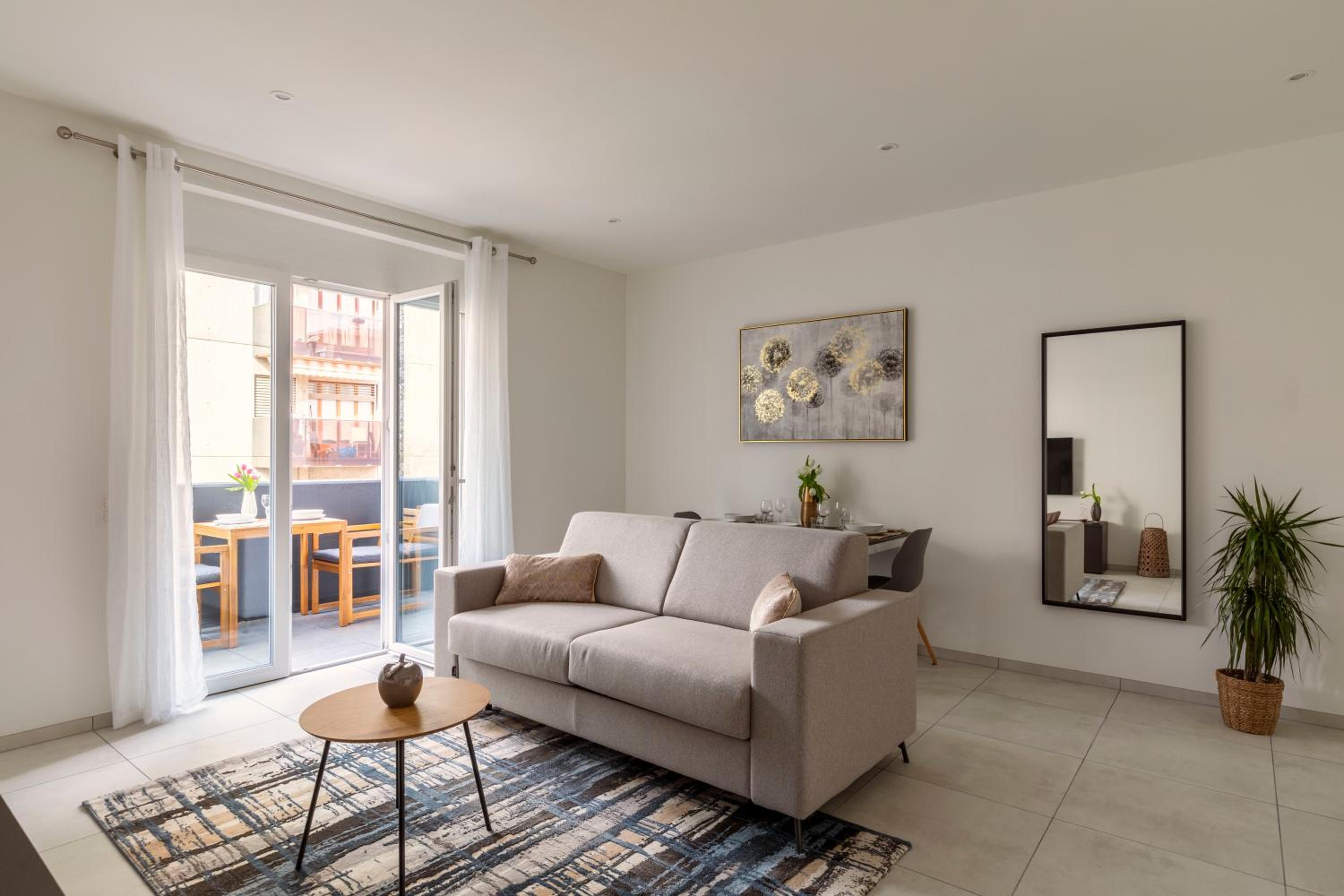 Deluxe Apartment