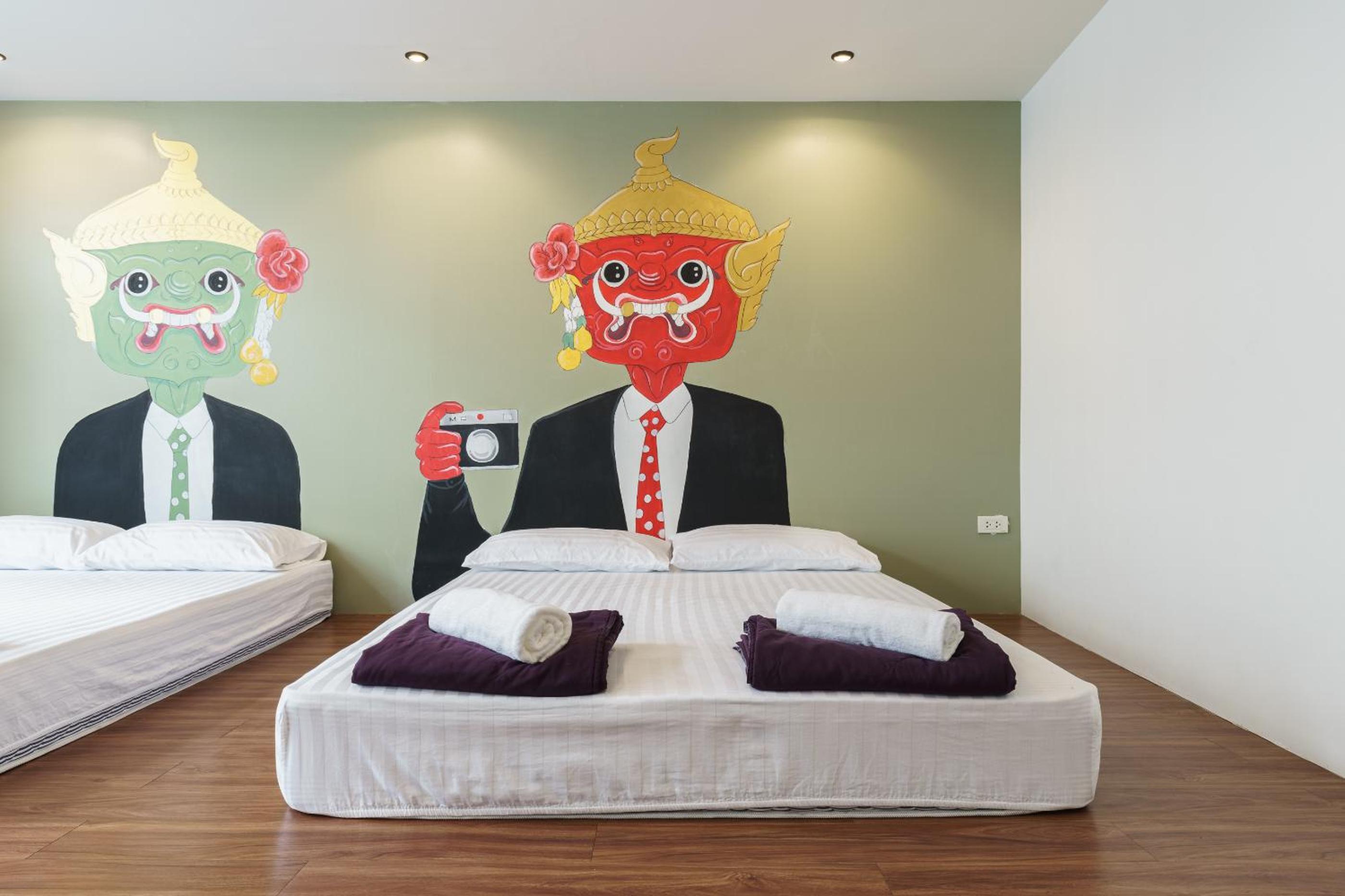King Room with Two King Beds photo 3