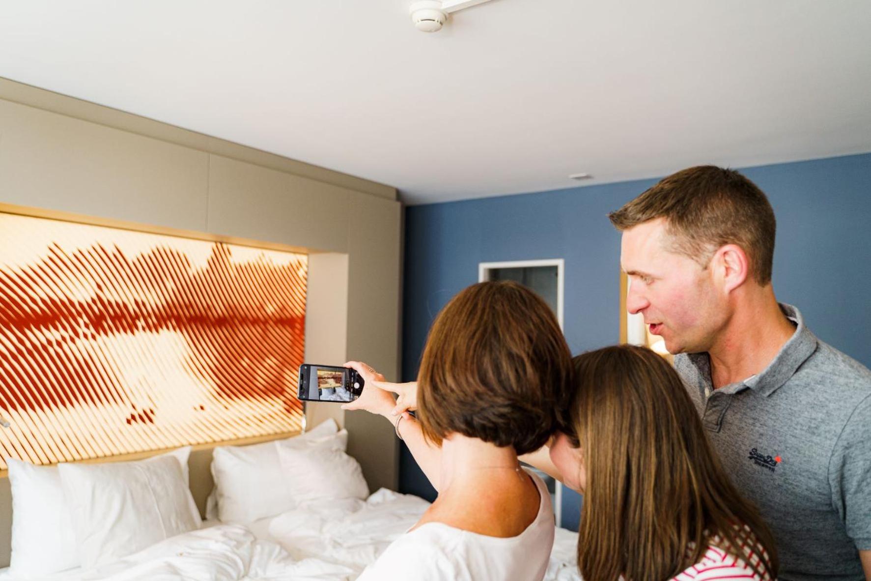 Available room thumbnail 5