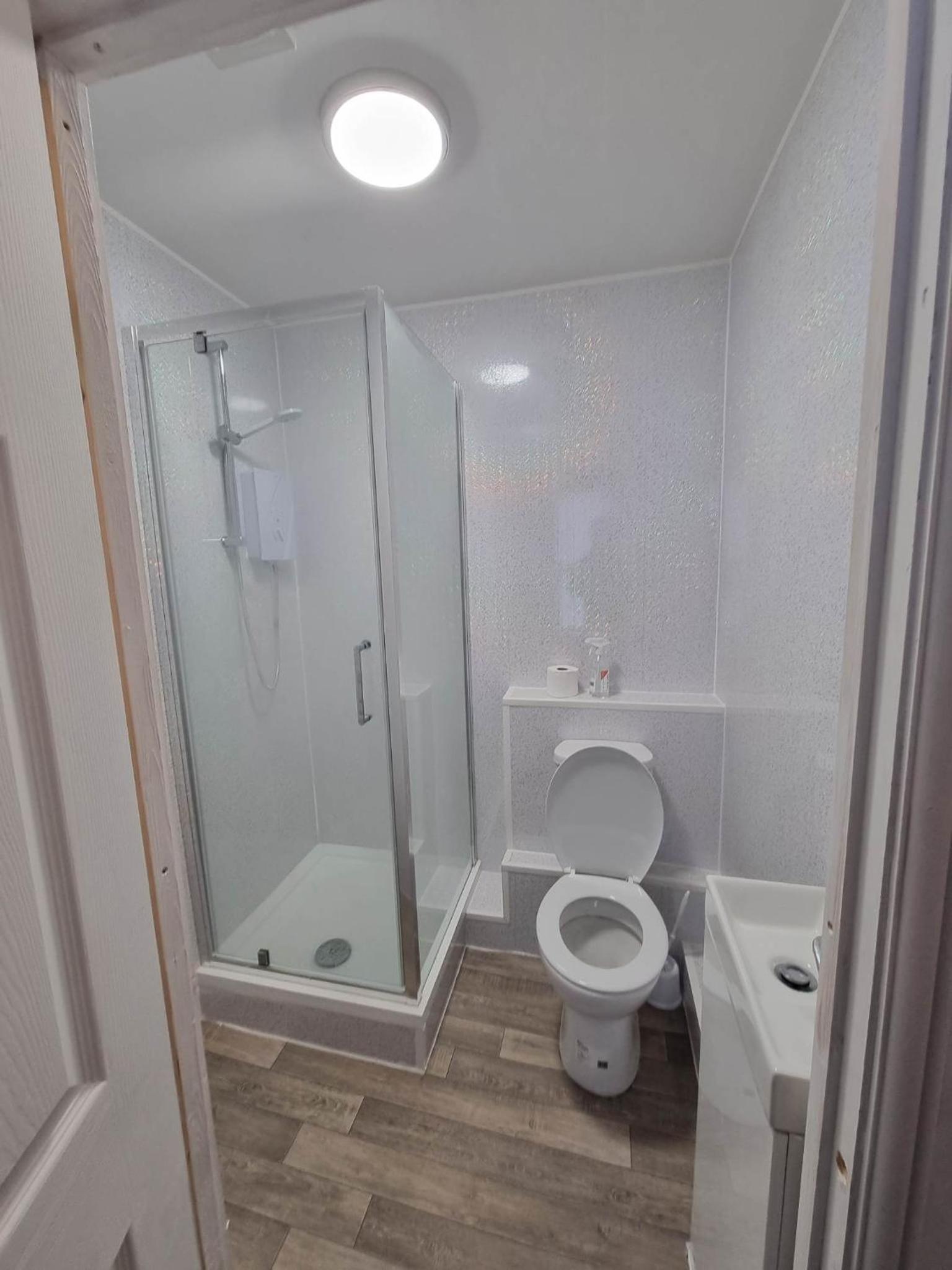 Single Room With Private Bathroom photo 2