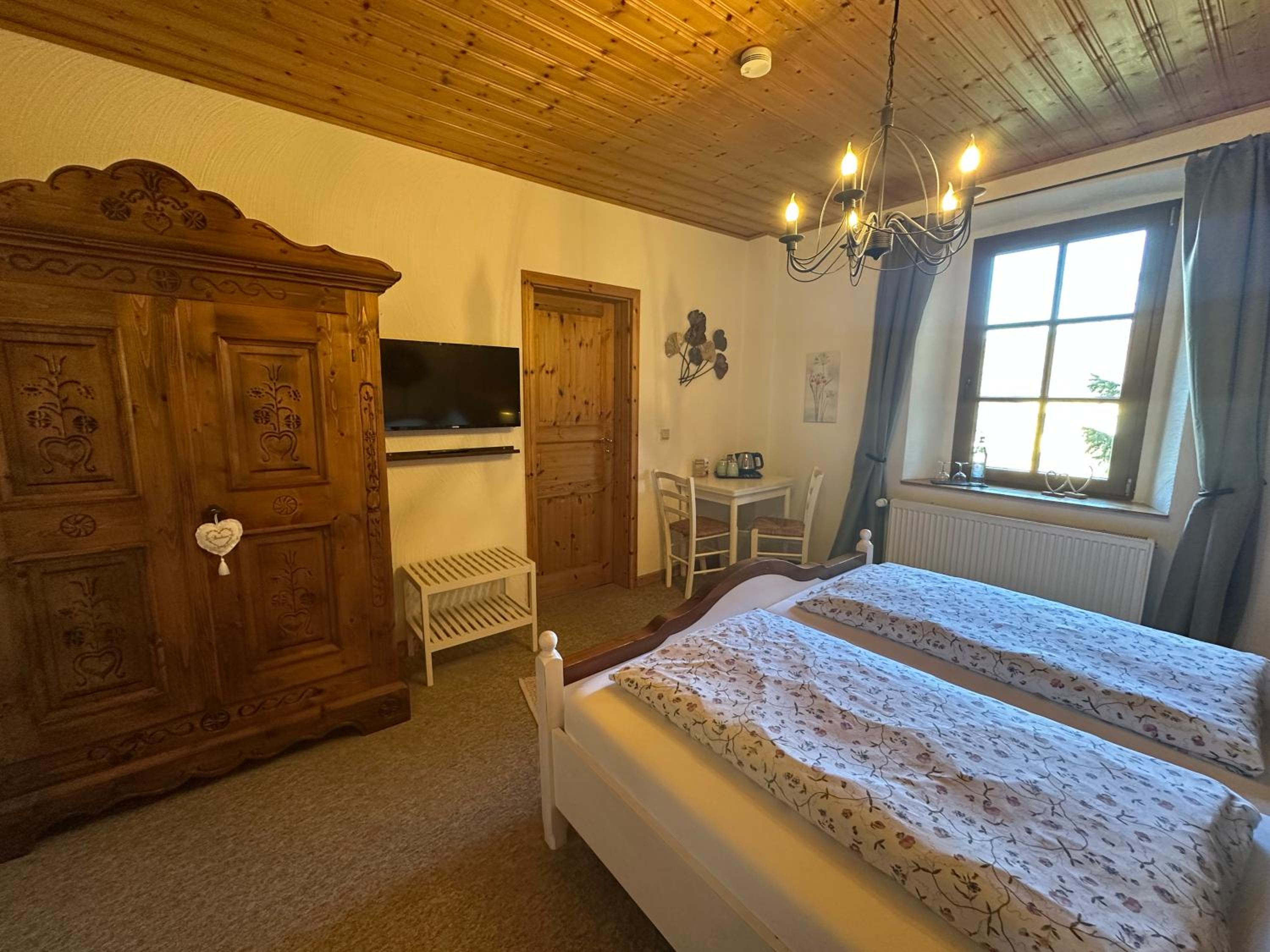 Double Room - Photo 3