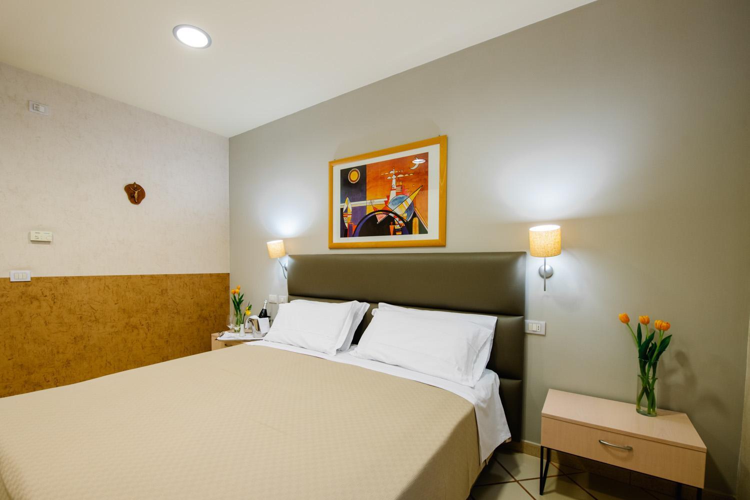 Standard Double Or Twin Room - Photo 20