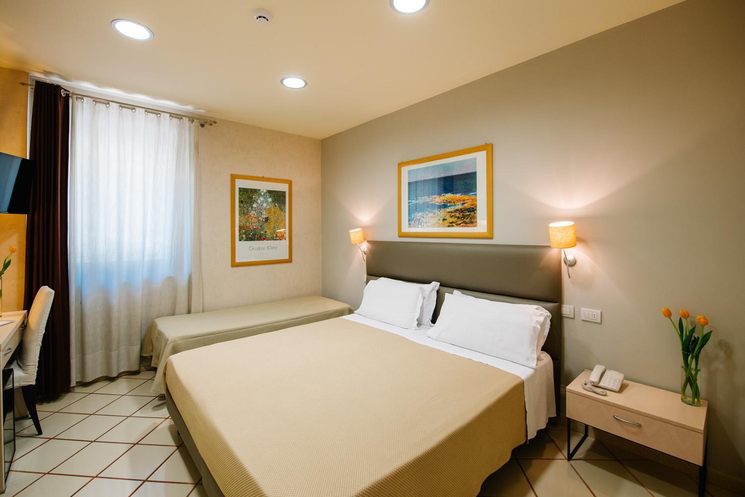 Superior Double Or Twin Room - Photo 16