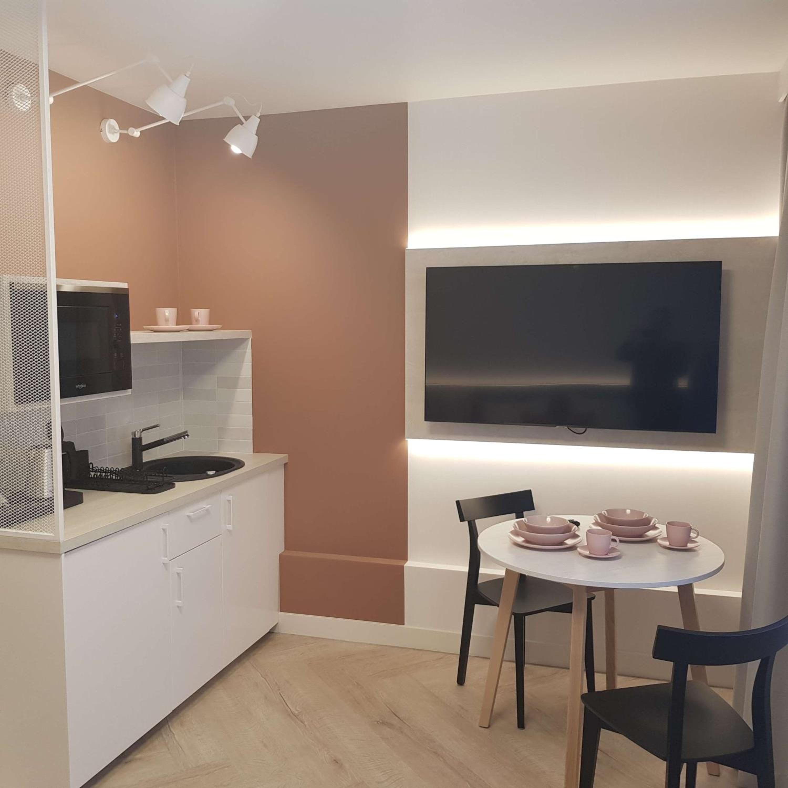 King Studio with Kitchenette - Photo 7