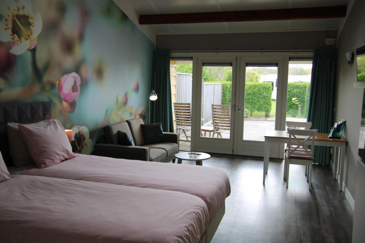 Studio with Terrace photo 2