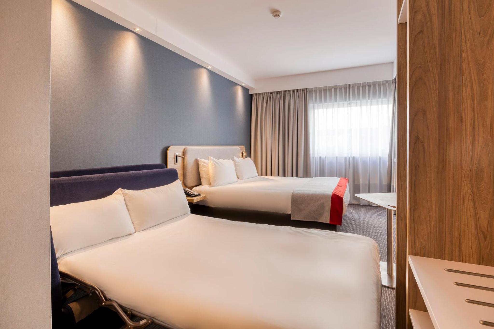 Standard Double Room with Sofa Bed - Photo 6