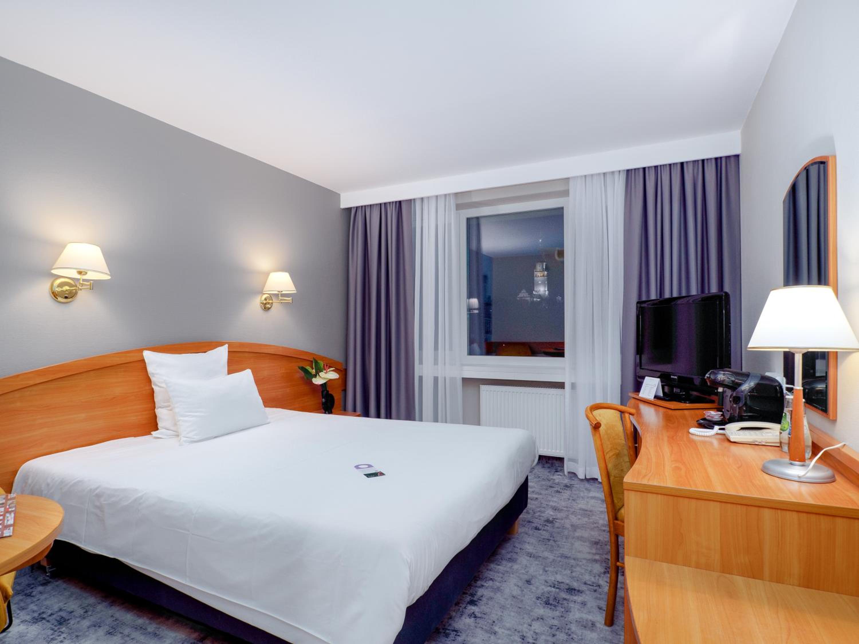 Superior Double Room with Park View - Photo 3