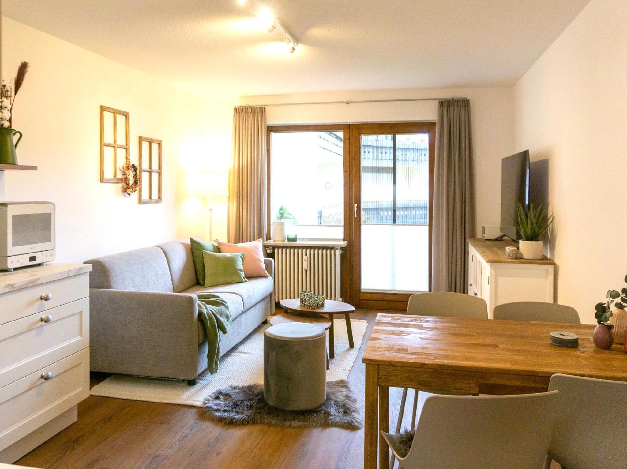One-Bedroom Apartment photo 1