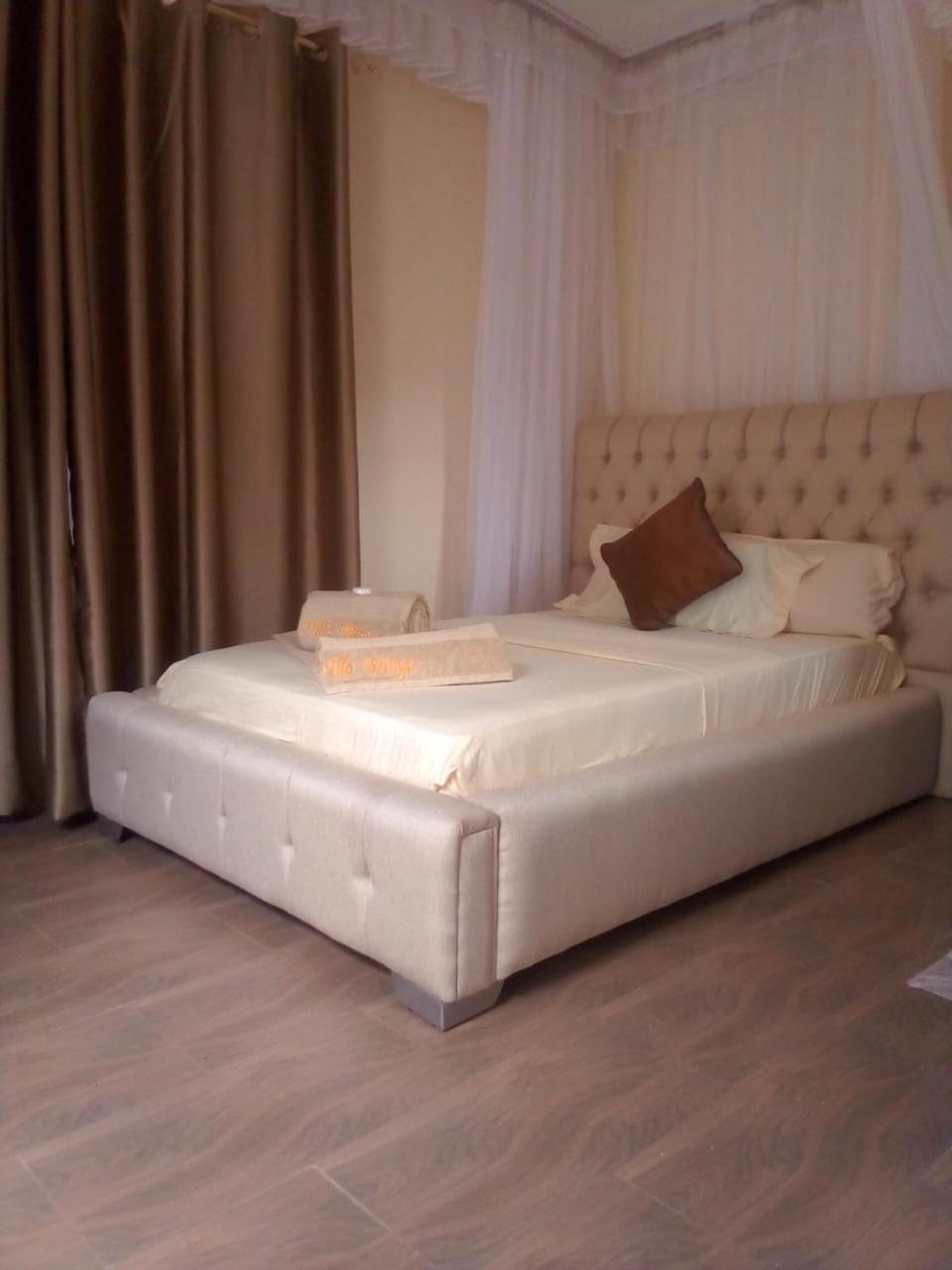 Double Room with Private Bathroom photo 1