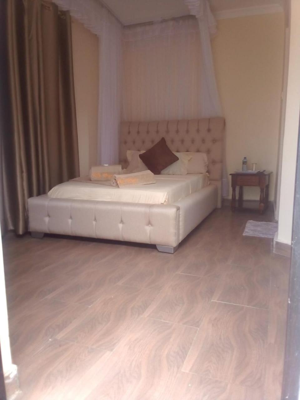 Double Room with Private Bathroom photo 2