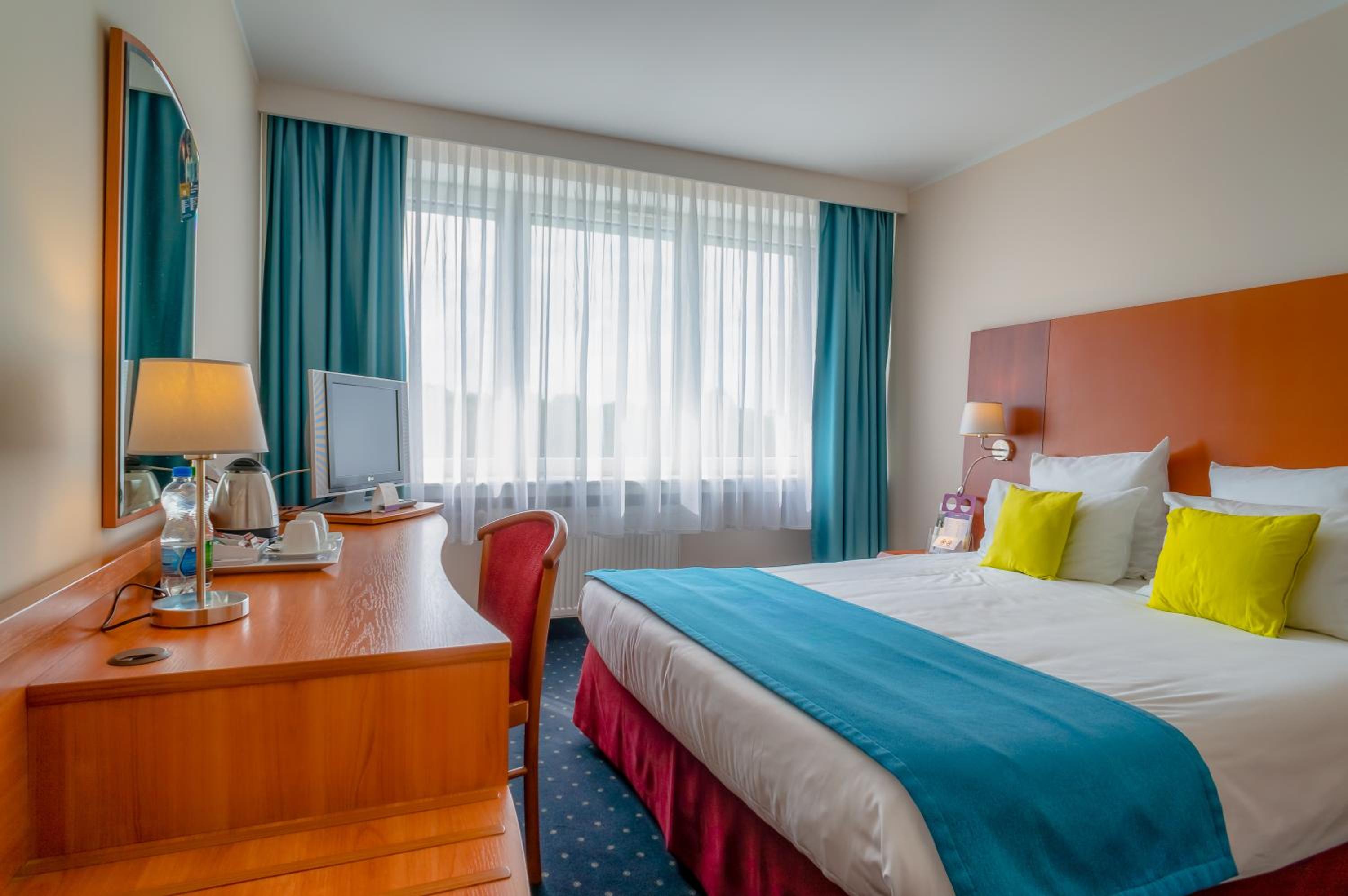 Standard Double Room - Photo 10