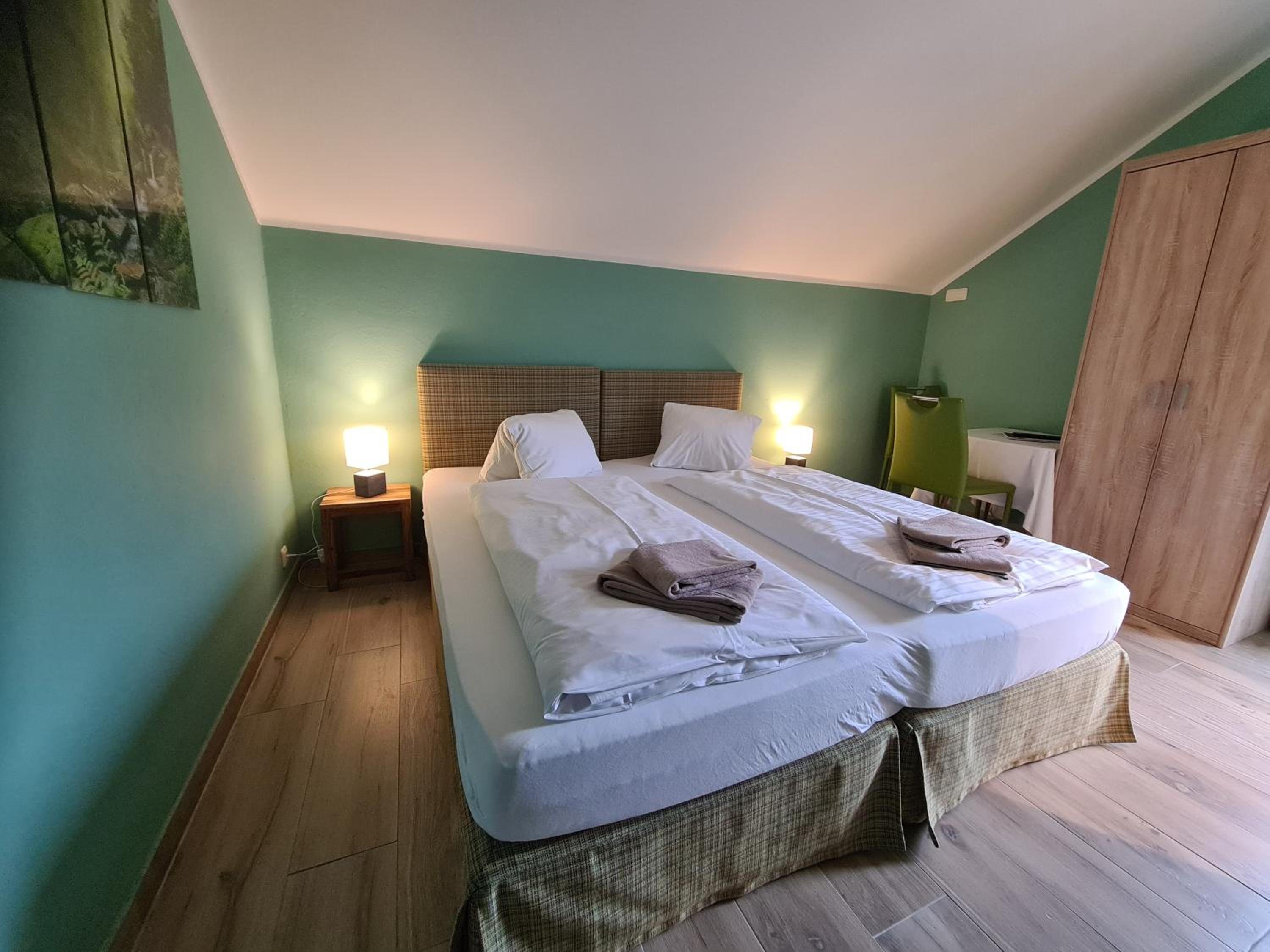 Small Double Room with Mountain View and Balcony photo 3