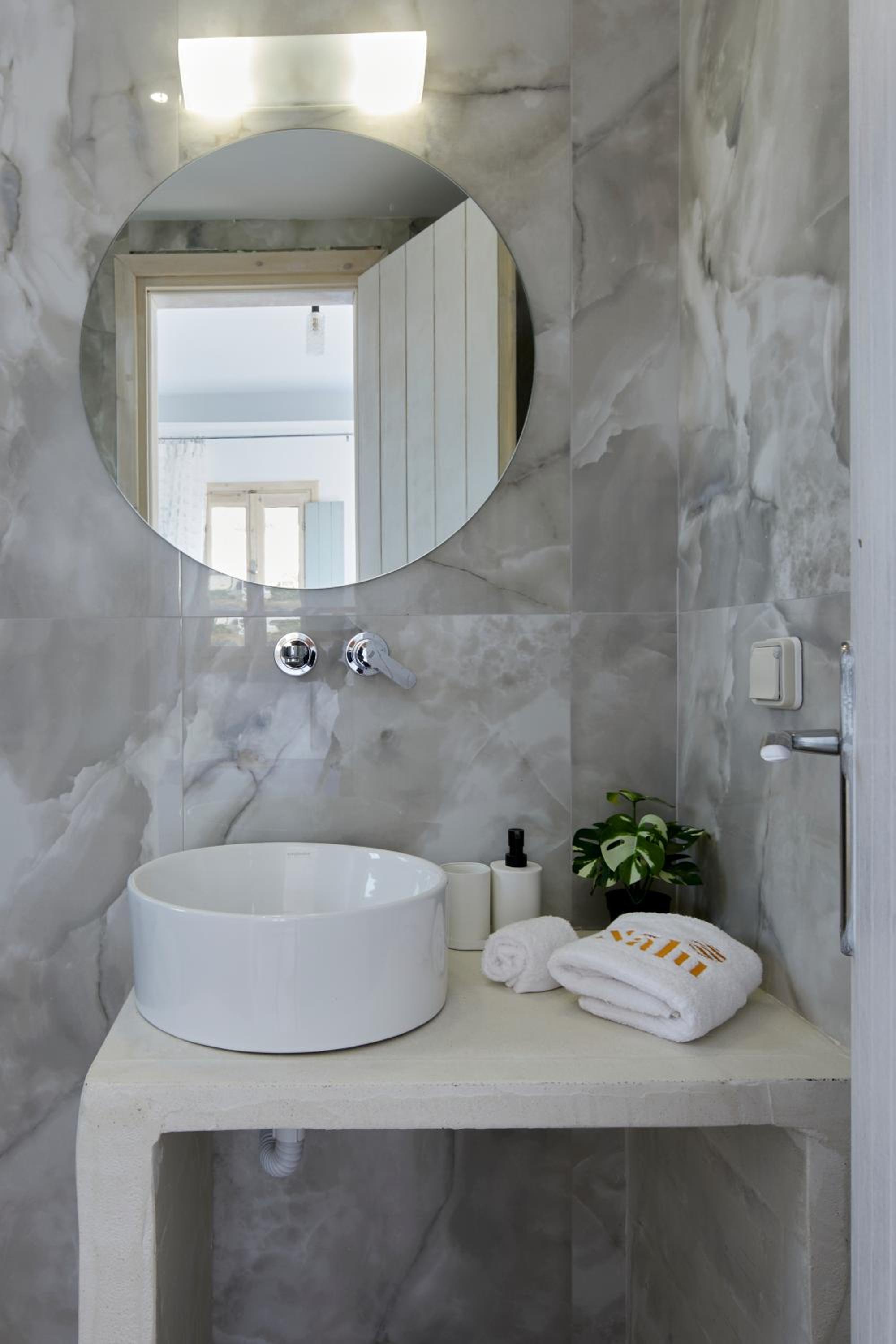 Executive Suite with Balcony and Sea View - Photo 7