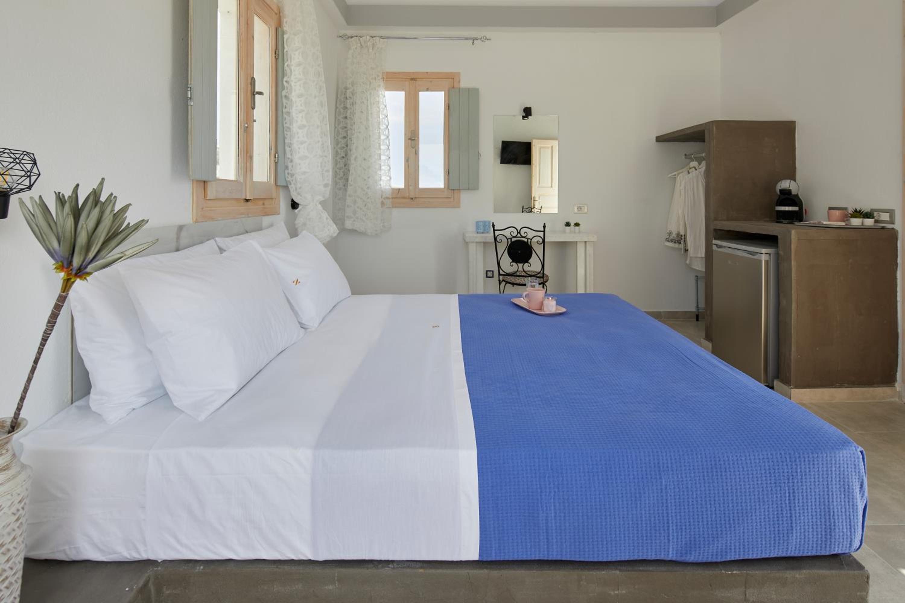 Executive Suite with Balcony and Sea View - Photo 1