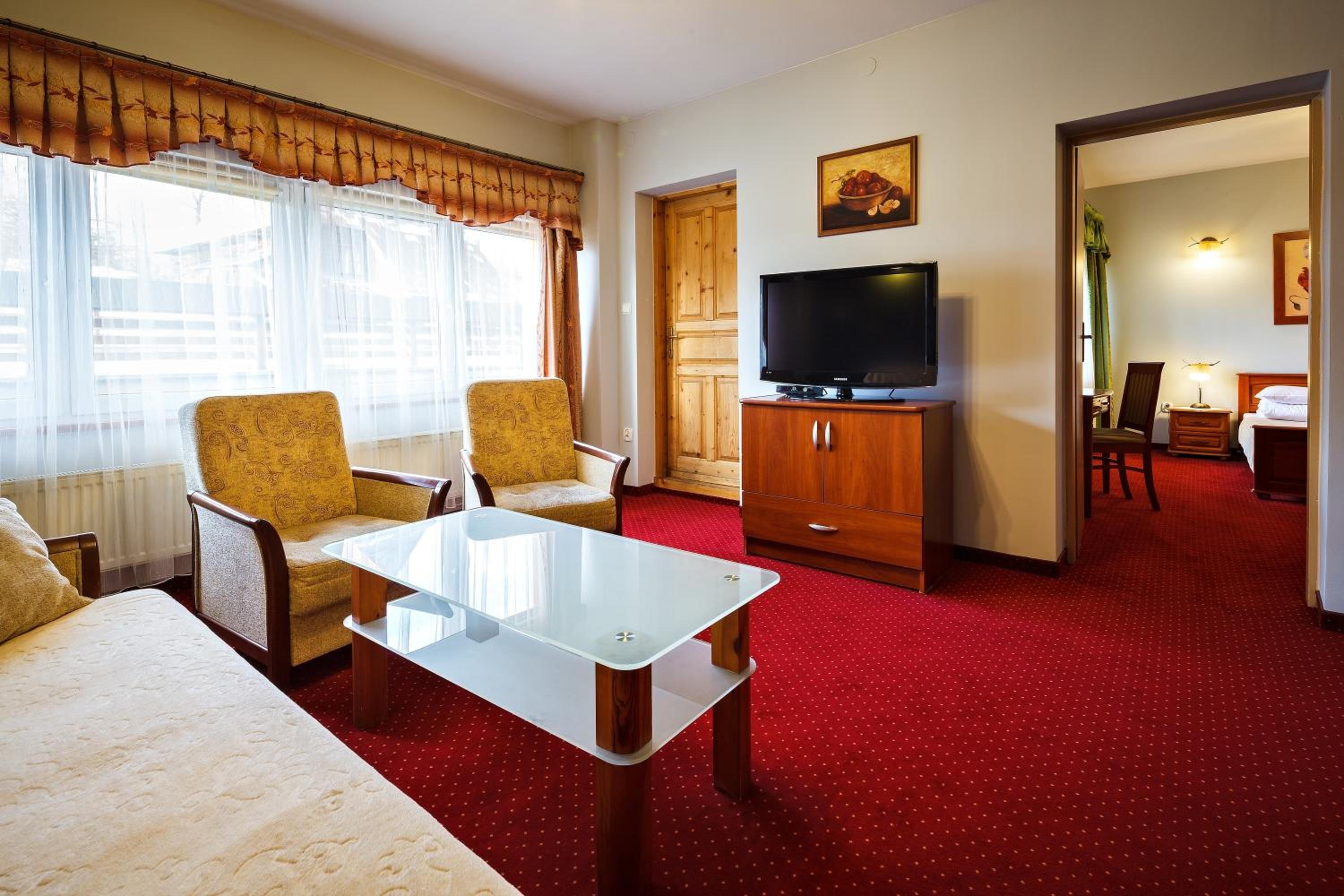 Suite with Mountain View - Photo 20