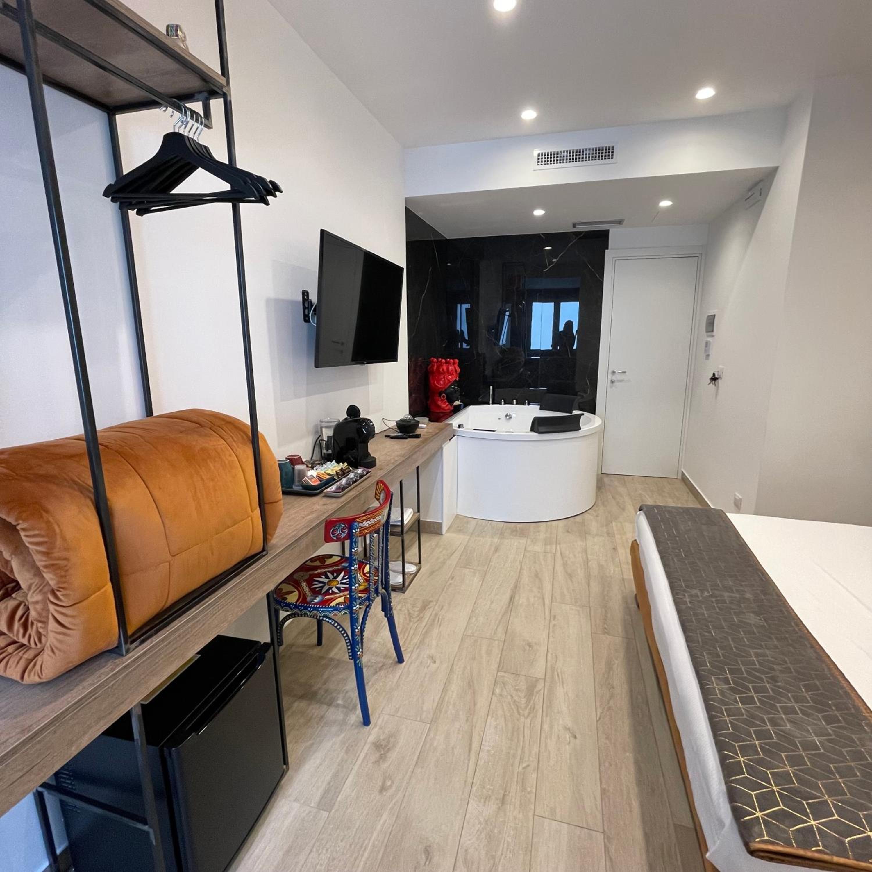 King Room with Spa Bath photo 3