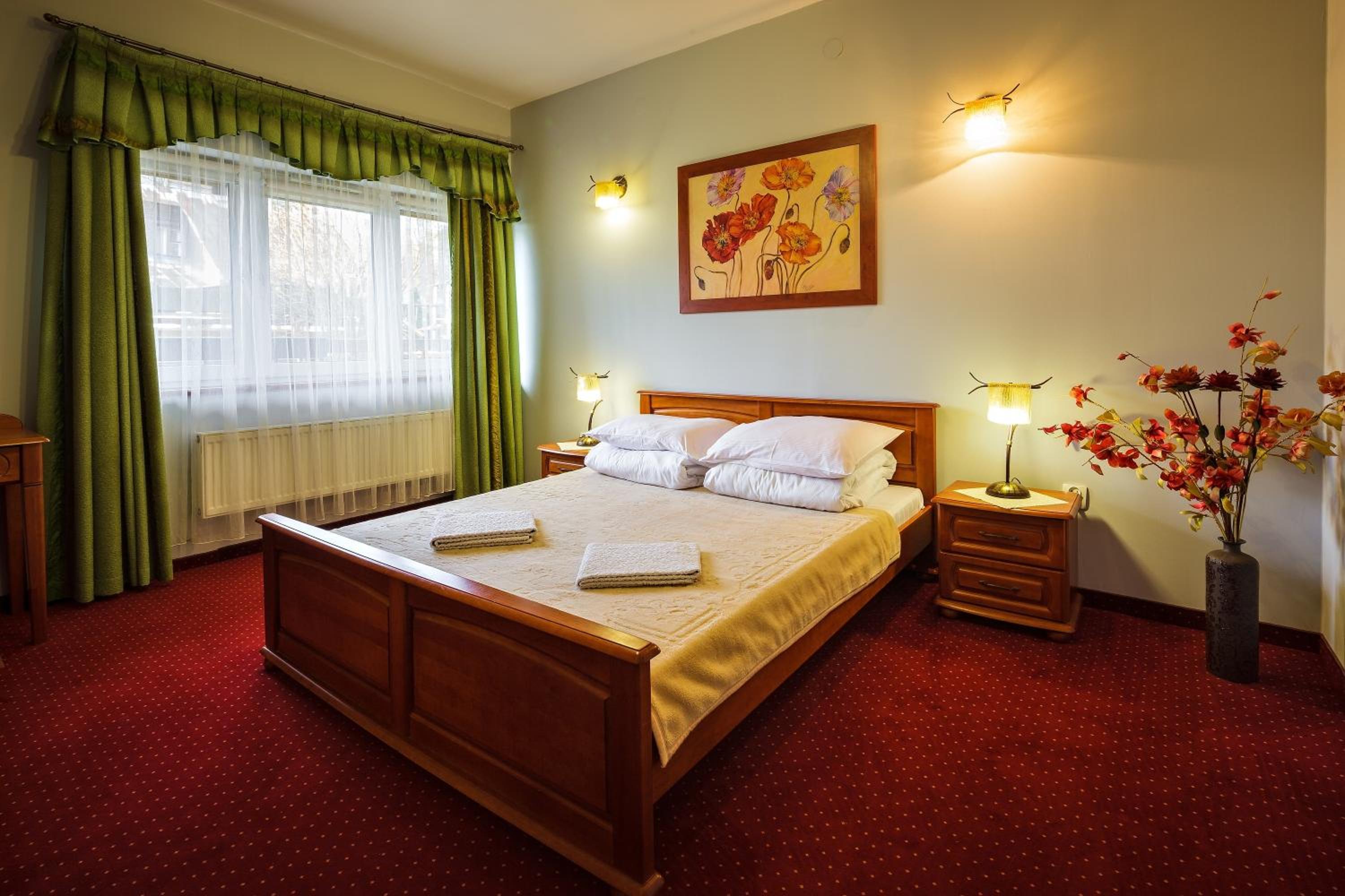 Suite with Mountain View - Photo 21