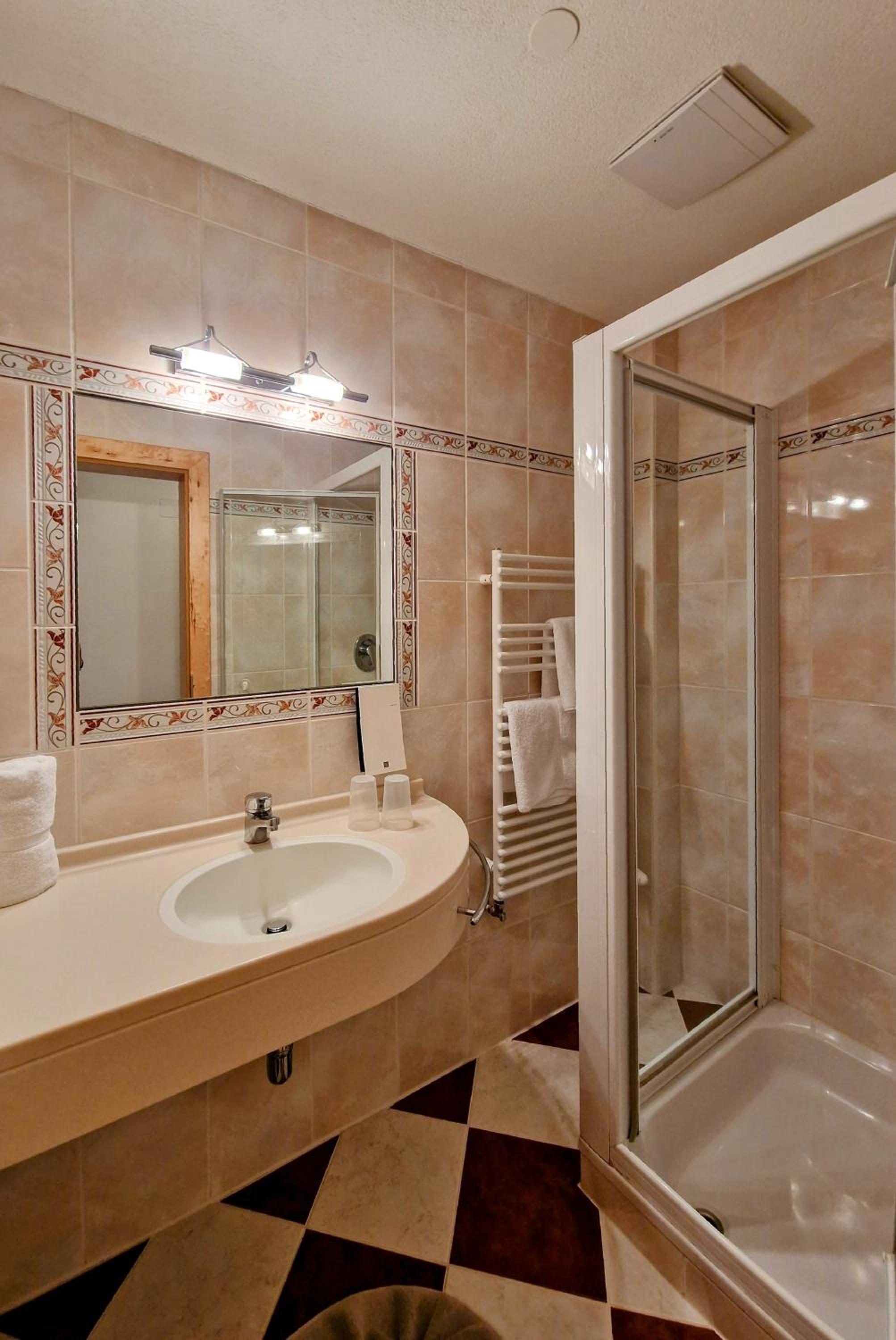 Two-Bedroom Apartment - Photo 3