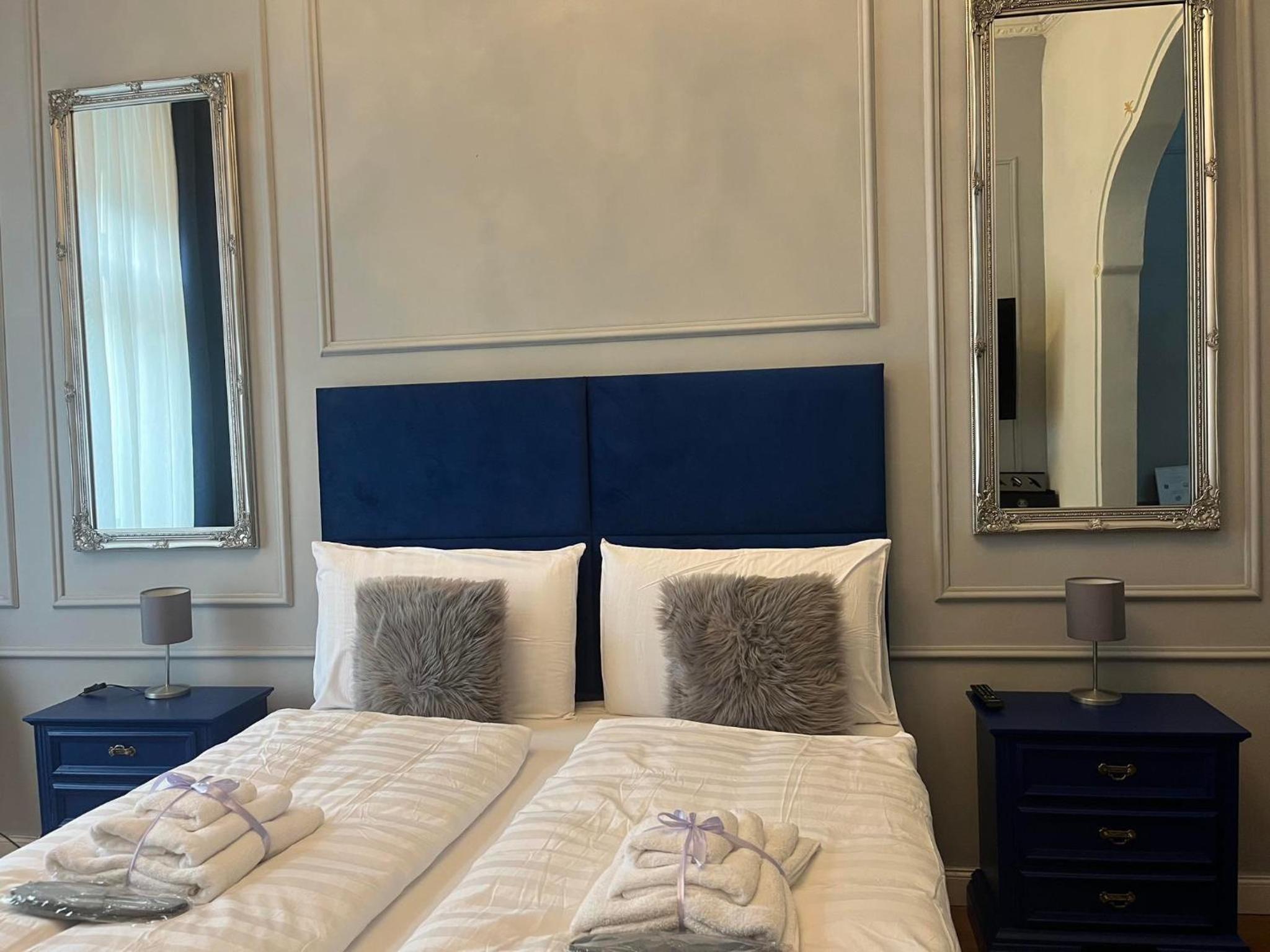 Deluxe Suite with Spa Bath photo 1